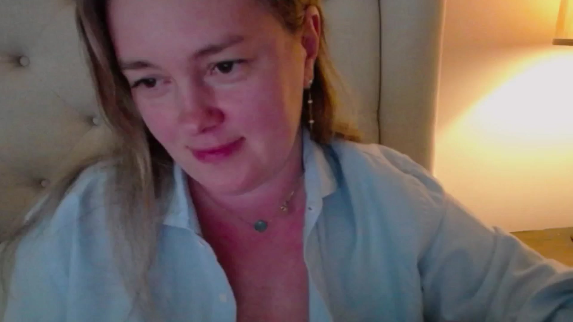 Gallery image thumbnail from J0llye's myfreecams stream on, 05/01/2025, 19:56 image 10 of 20