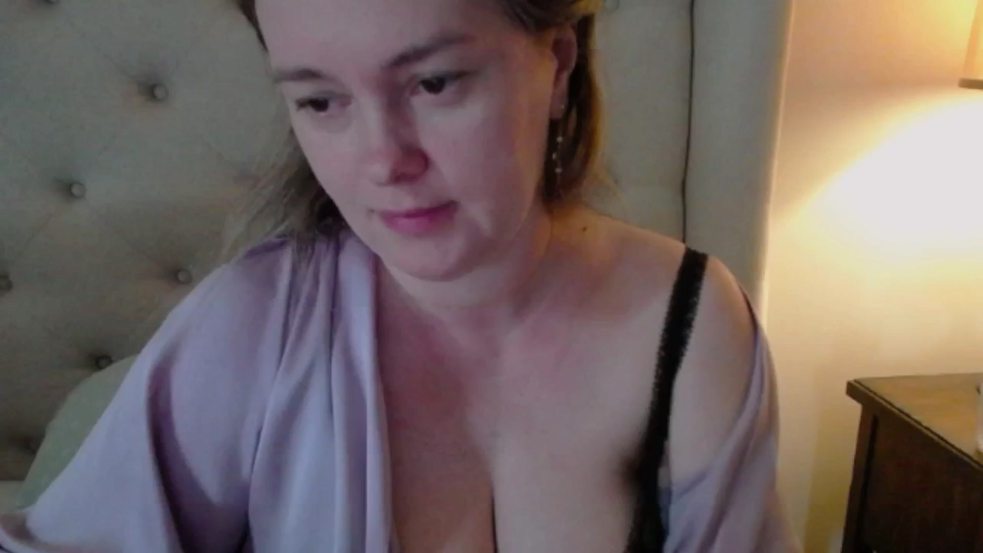 Gallery image thumbnail from J0llye's myfreecams stream on, 05/02/2025, 15:37 image 10 of 20
