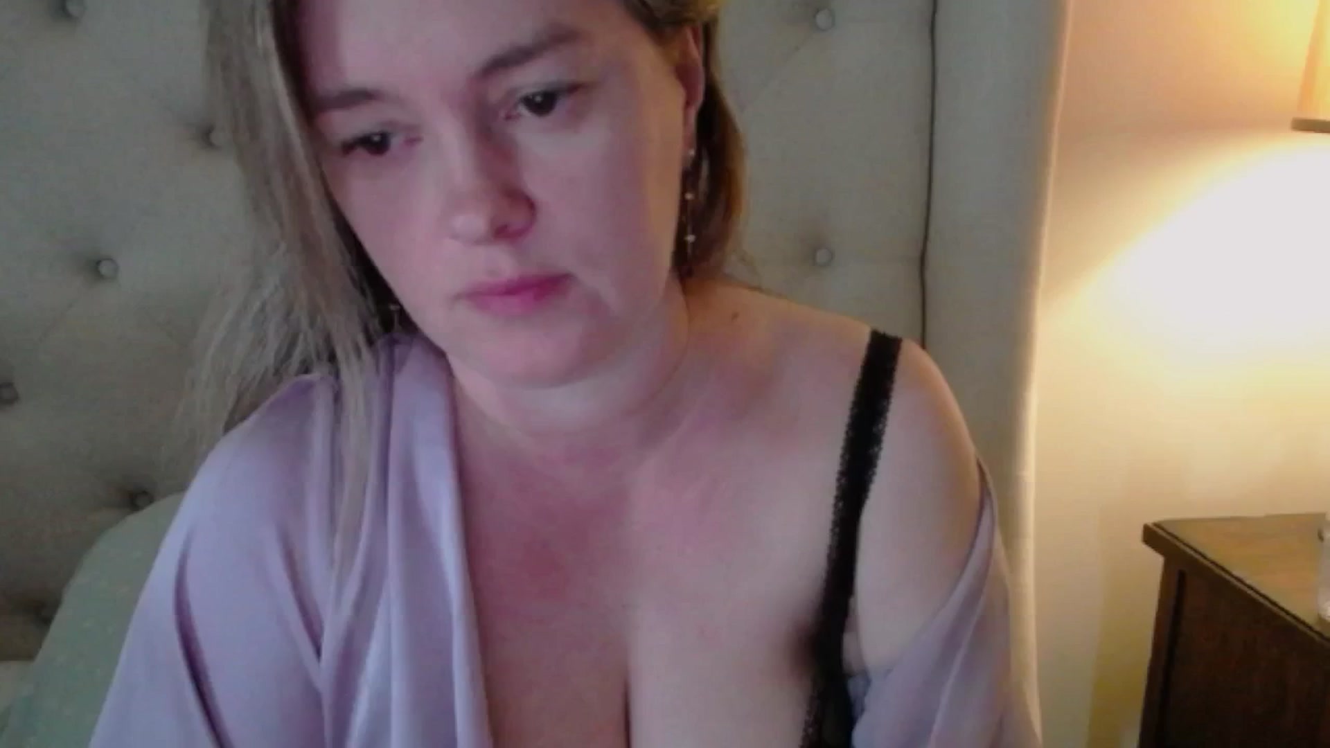 Gallery image thumbnail from J0llye's myfreecams stream on, 05/02/2025, 15:37 image 3 of 20