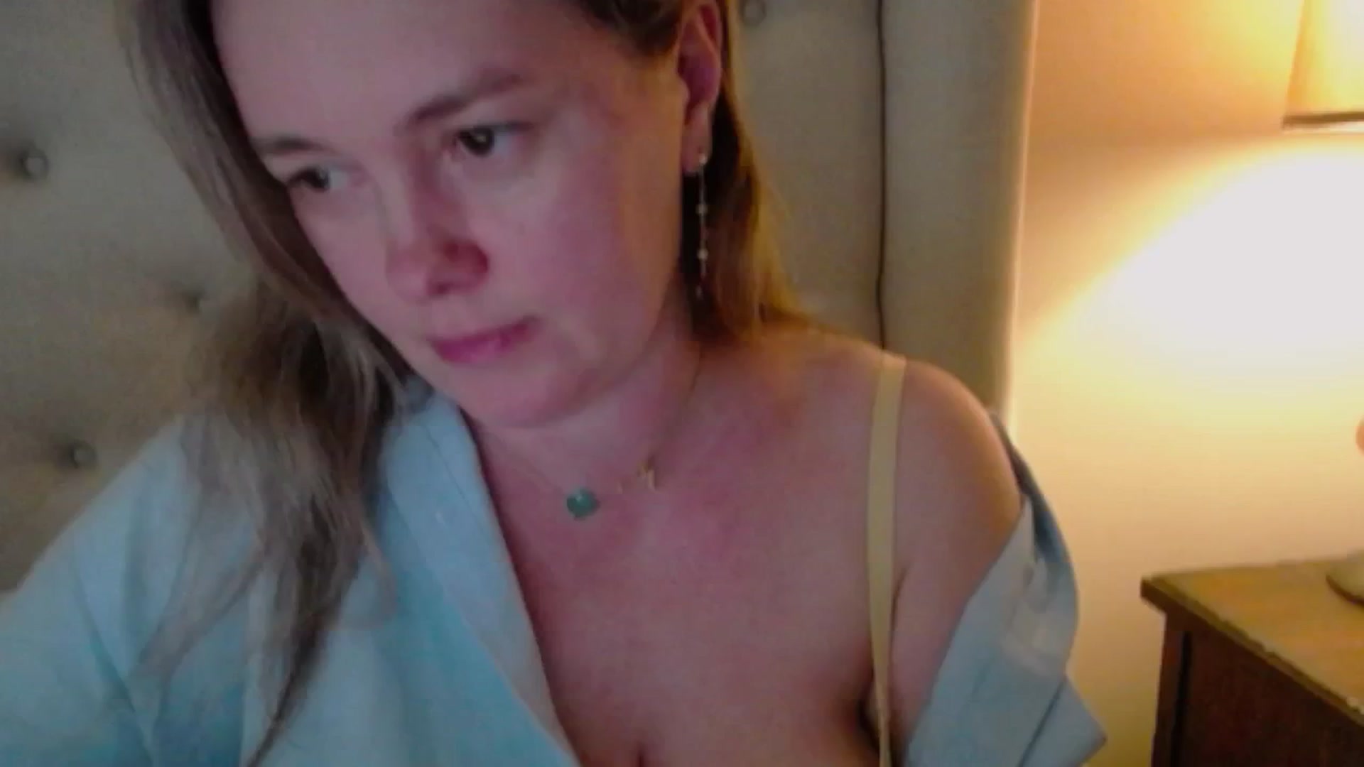 Gallery image thumbnail from J0llye's myfreecams stream on, 05/04/2025, 20:10 image 18 of 20