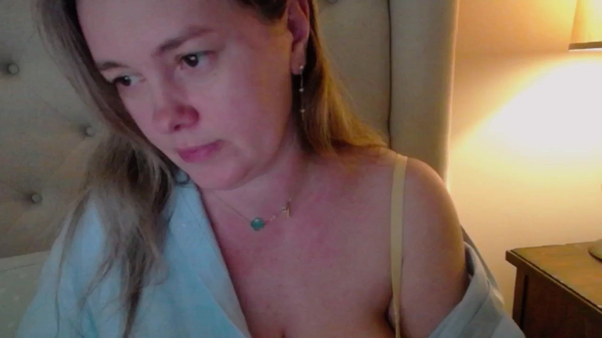 Gallery image thumbnail from J0llye's myfreecams stream on, 05/04/2025, 20:10 image 20 of 20