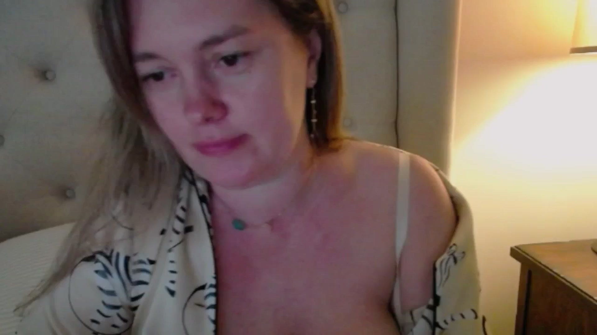 Gallery image thumbnail from J0llye's myfreecams stream on, 05/05/2025, 19:57 image 18 of 20
