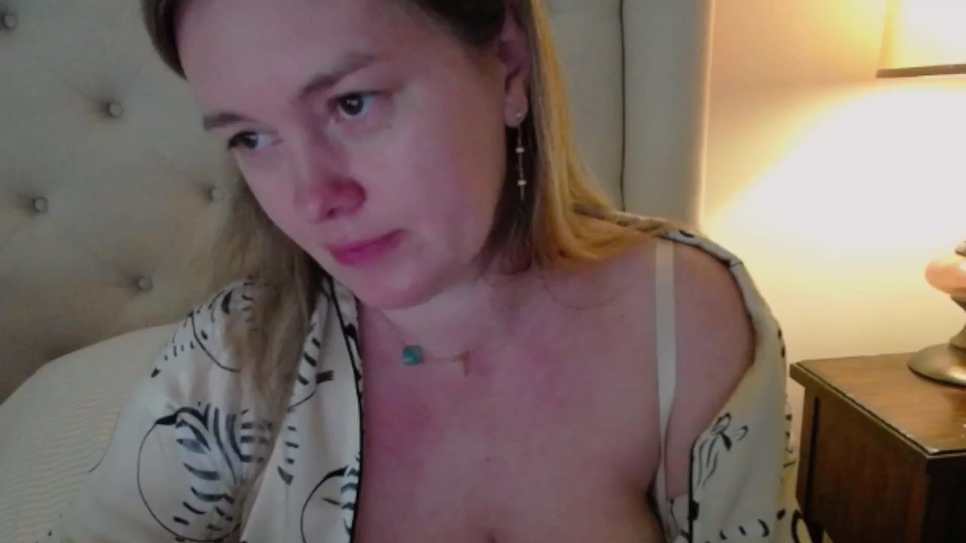 Gallery image thumbnail from J0llye's myfreecams stream on, 05/05/2025, 19:57 image 9 of 20