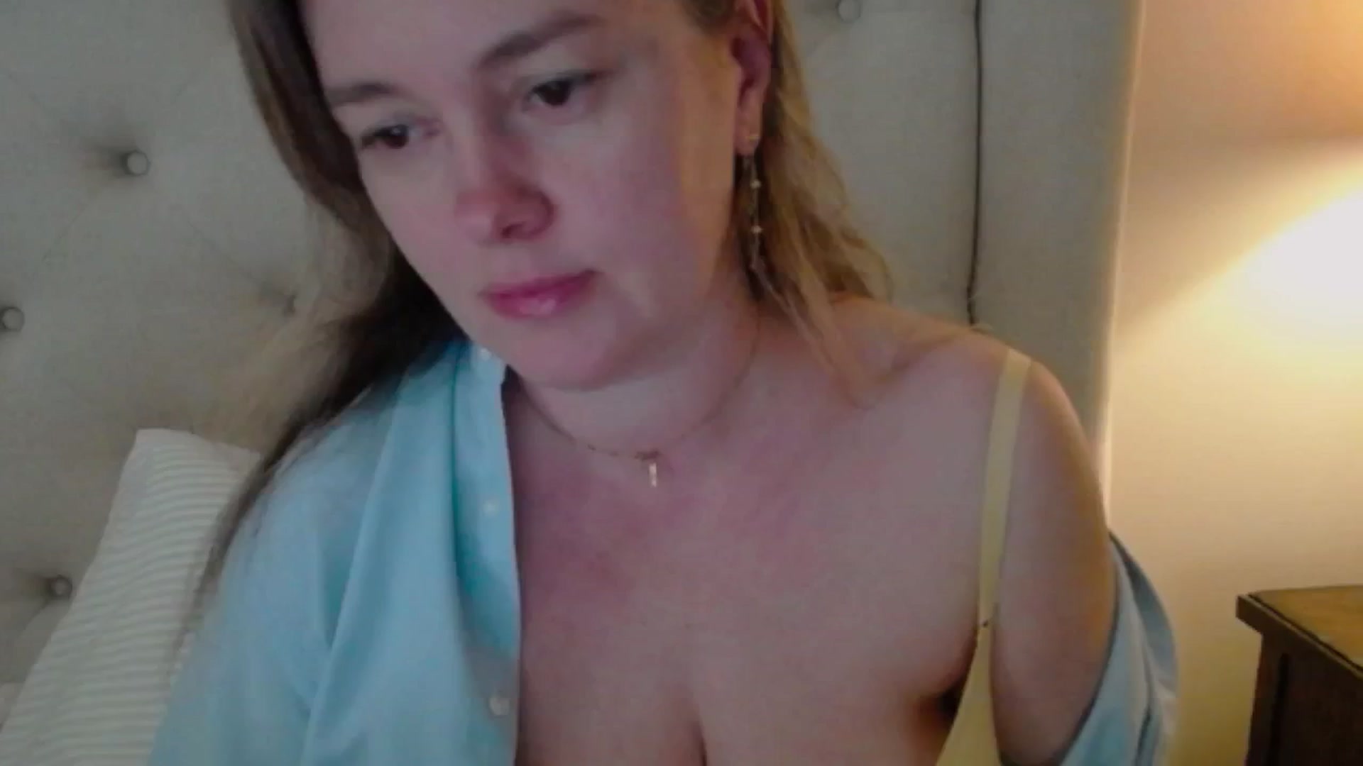 Gallery image thumbnail from J0llye's myfreecams stream on, 05/07/2025, 15:38 image 3 of 20