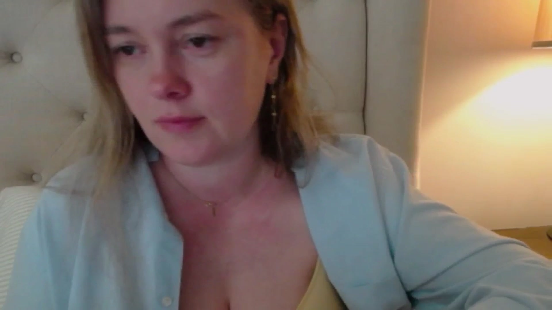 Gallery image thumbnail from J0llye's myfreecams stream on, 05/07/2025, 16:31 image 10 of 20