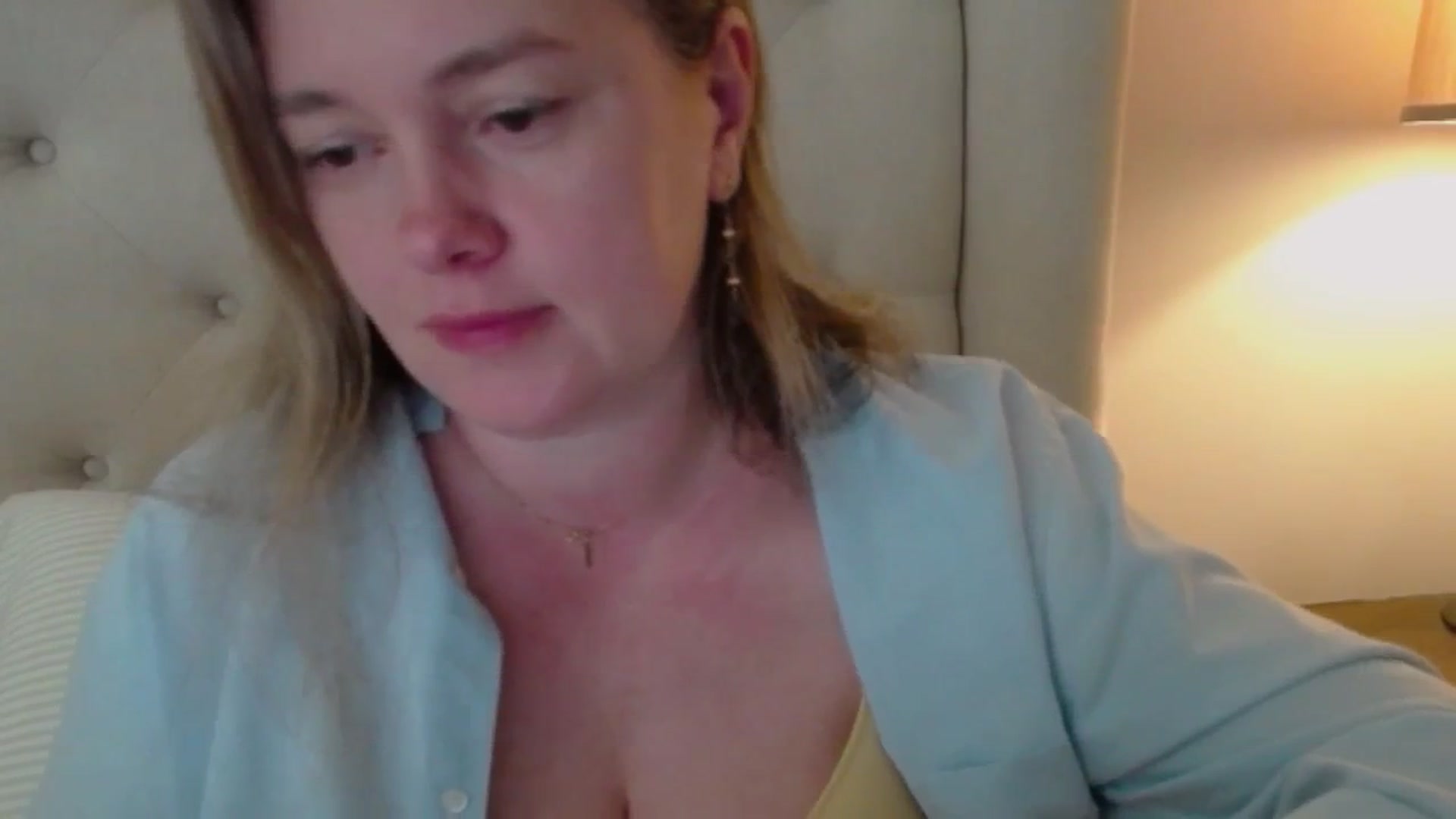 Gallery image thumbnail from J0llye's myfreecams stream on, 05/07/2025, 16:31 image 11 of 20