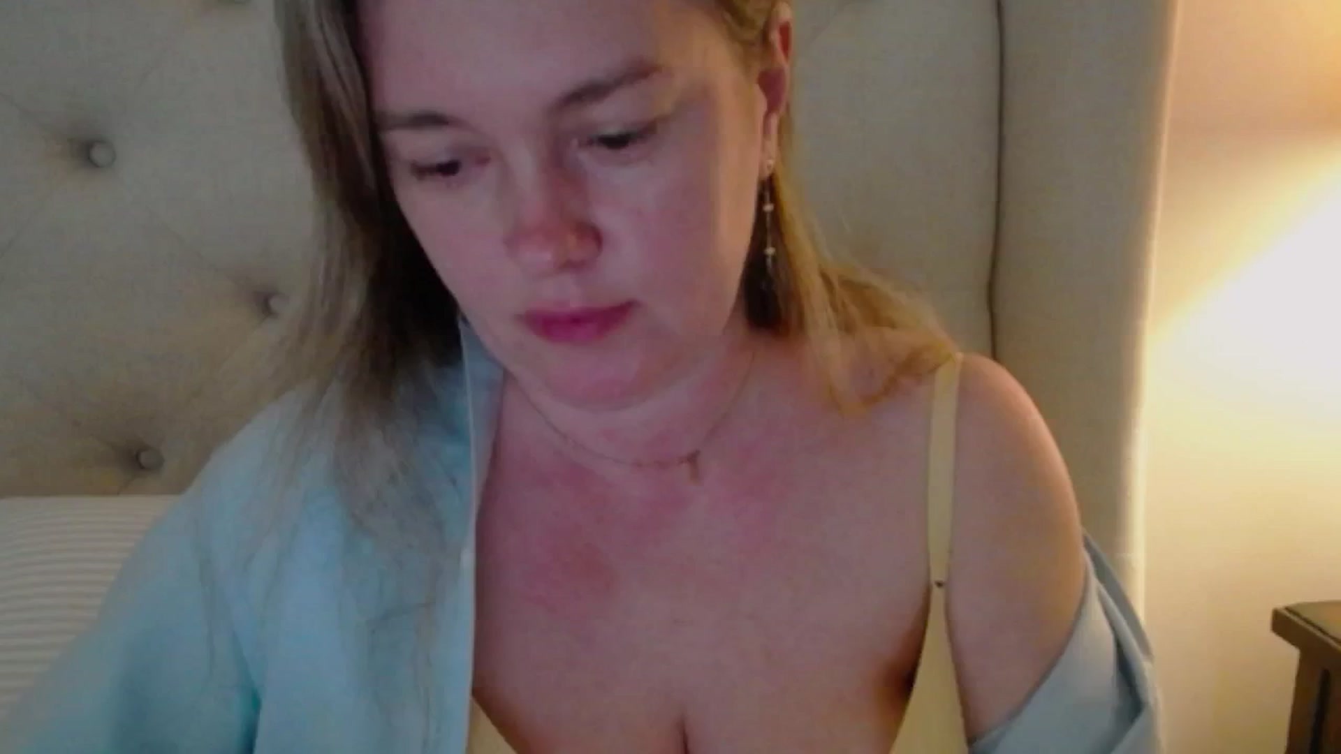 Gallery image thumbnail from J0llye's myfreecams stream on, 05/07/2025, 19:22 image 12 of 20