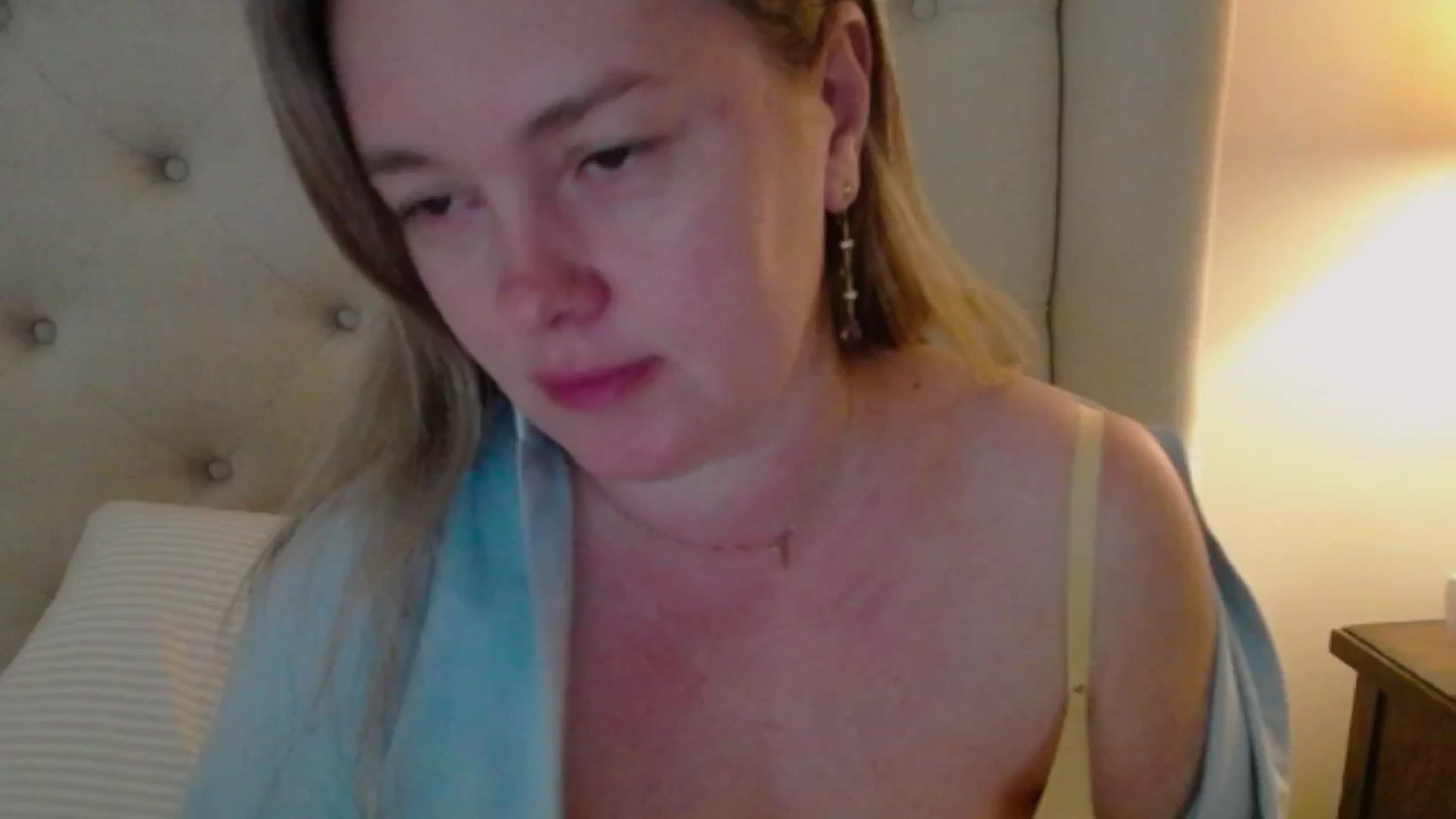Gallery image thumbnail from J0llye's myfreecams stream on, 05/07/2025, 19:22 image 3 of 20