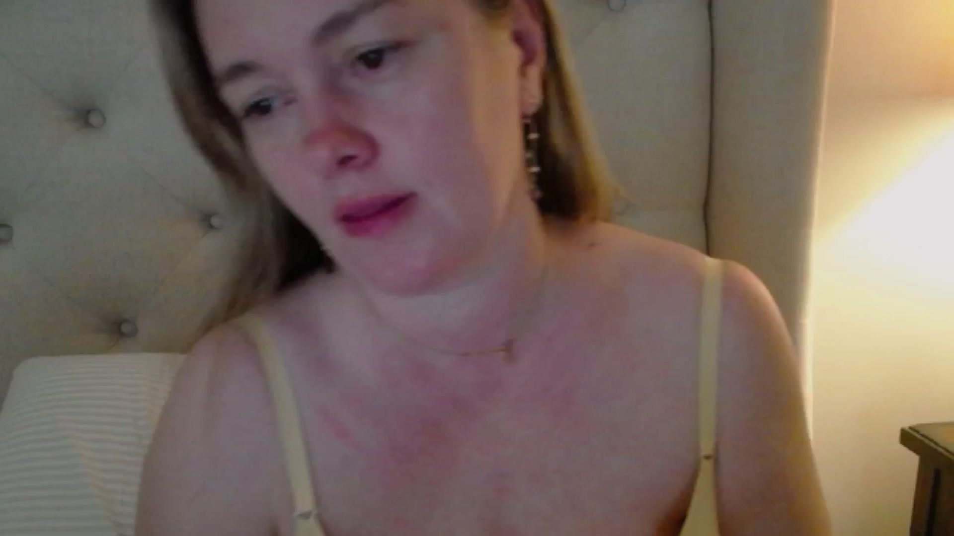 Gallery image thumbnail from J0llye's myfreecams stream on, 05/07/2025, 19:22 image 20 of 20