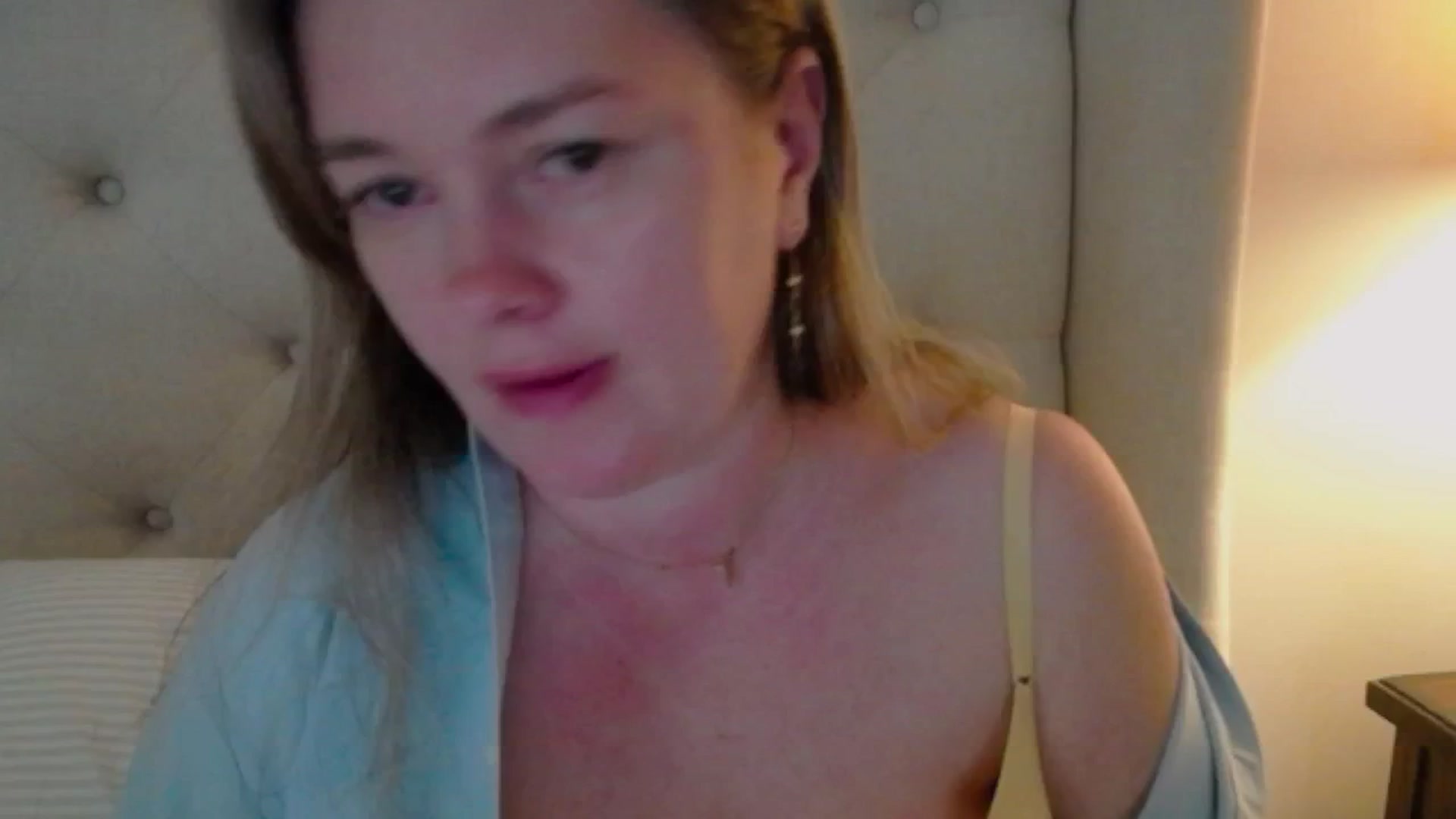 Gallery image thumbnail from J0llye's myfreecams stream on, 05/07/2025, 19:22 image 8 of 20
