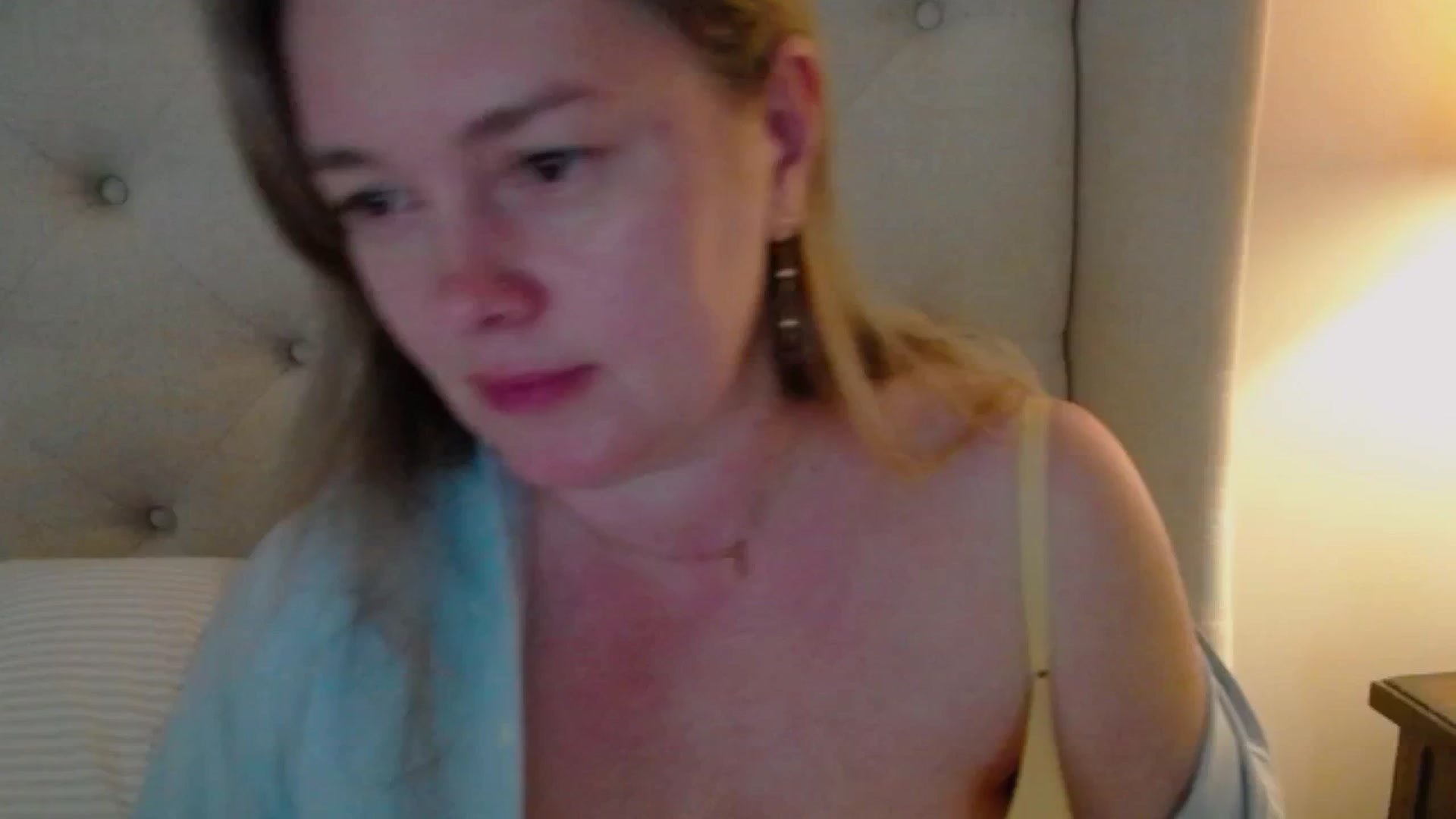 Gallery image thumbnail from J0llye's myfreecams stream on, 05/07/2025, 19:22 image 10 of 20