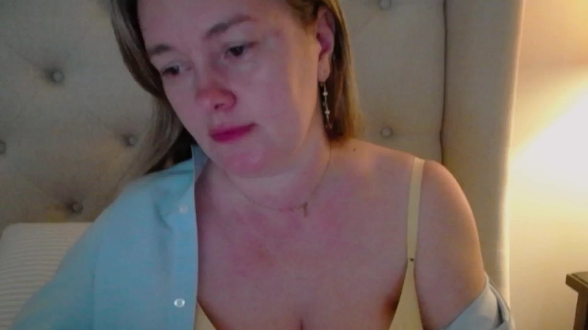 Gallery image thumbnail from J0llye's myfreecams stream on, 05/07/2025, 19:22 image 14 of 20