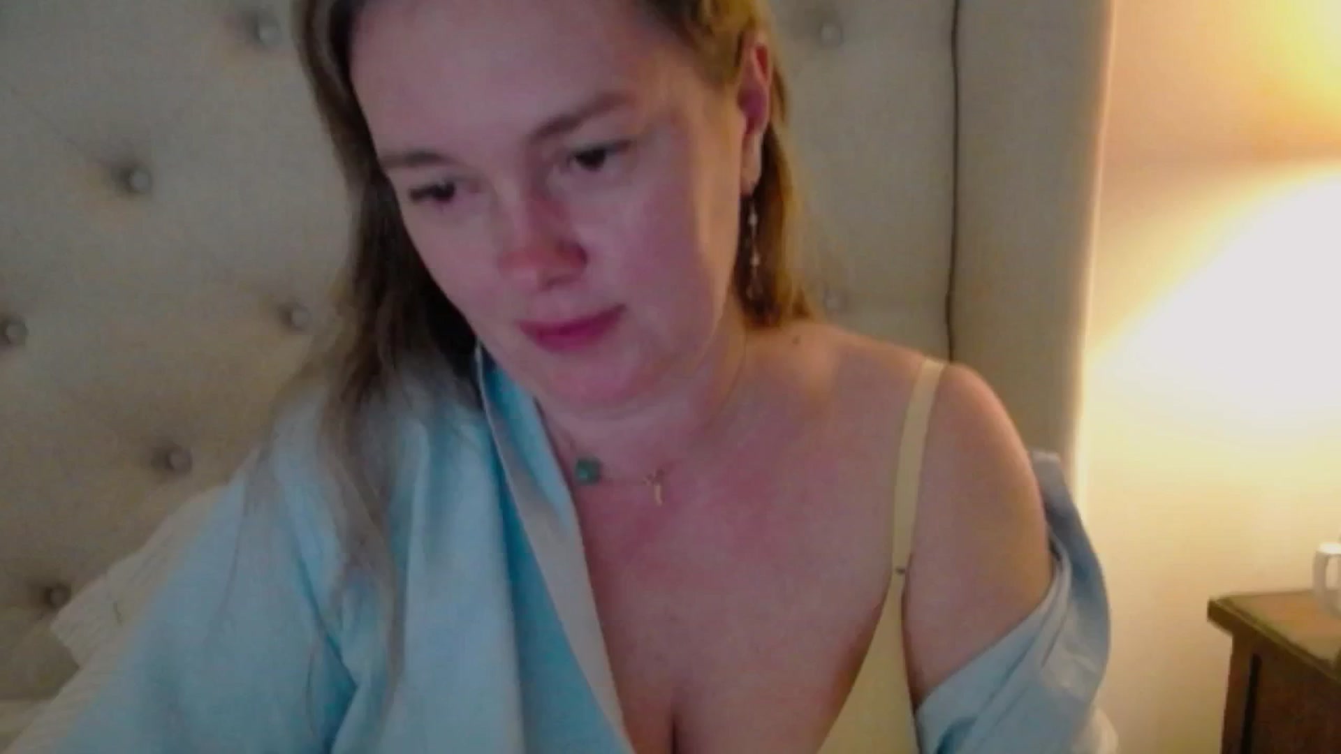 Gallery image thumbnail from J0llye's myfreecams stream on, 05/07/2025, 19:56 image 4 of 20