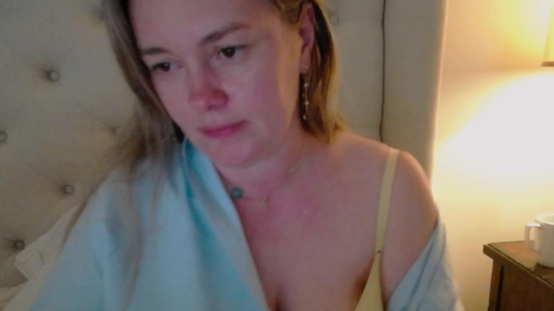 Gallery image thumbnail from J0llye's myfreecams stream on, 05/07/2025, 19:56 image 17 of 20