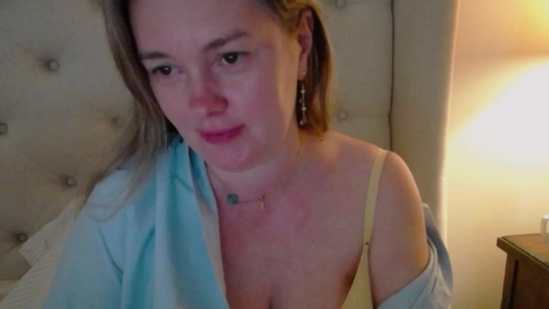 Gallery image thumbnail from J0llye's myfreecams stream on, 05/07/2025, 19:56 image 13 of 20