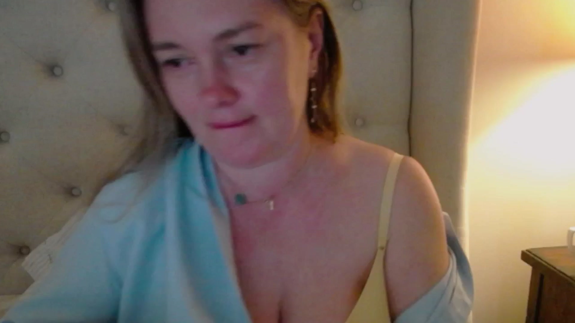 Gallery image thumbnail from J0llye's myfreecams stream on, 05/07/2025, 19:56 image 15 of 20