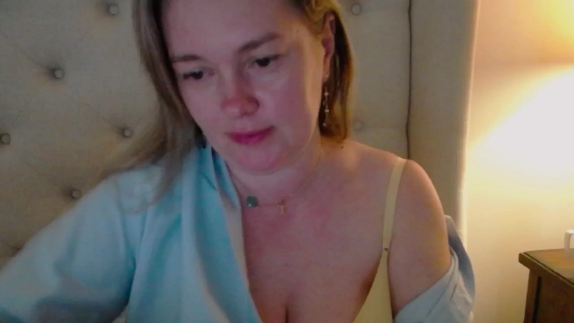 Gallery image thumbnail from J0llye's myfreecams stream on, 05/07/2025, 19:56 image 14 of 20