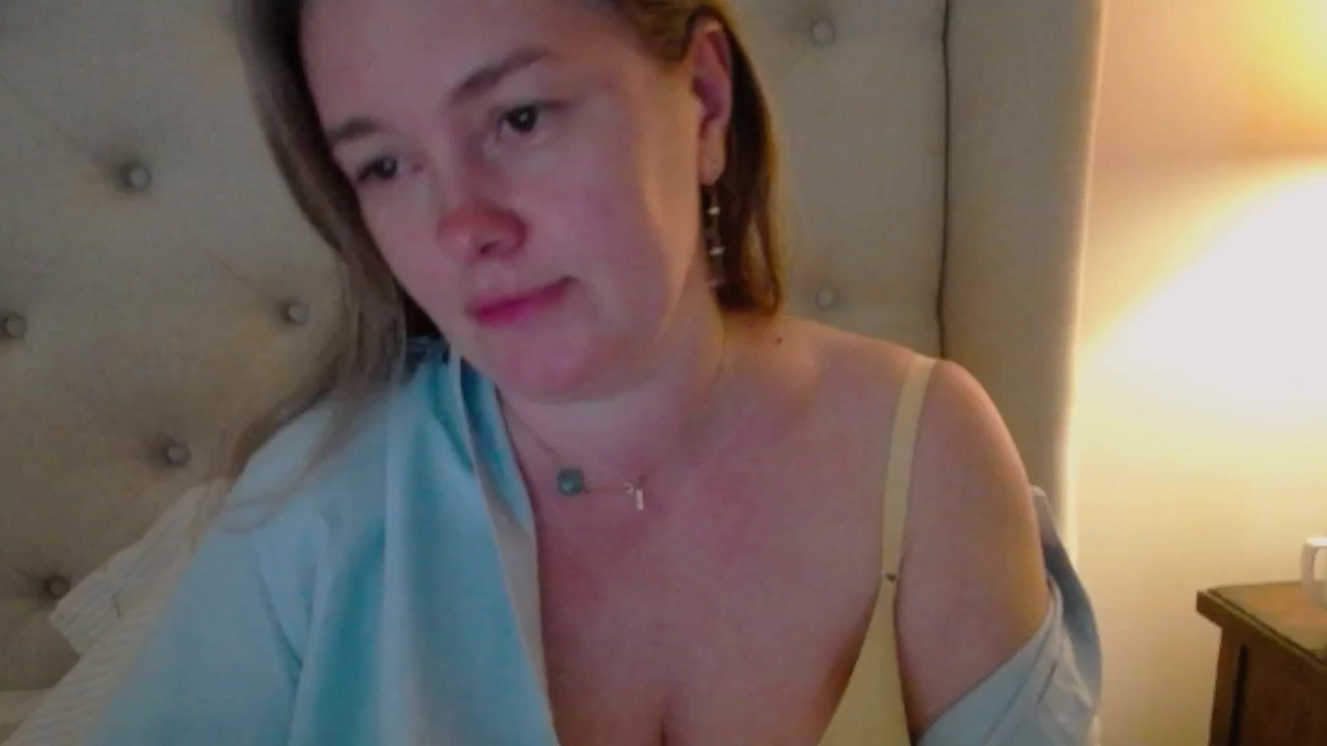 Gallery image thumbnail from J0llye's myfreecams stream on, 05/07/2025, 19:56 image 10 of 20