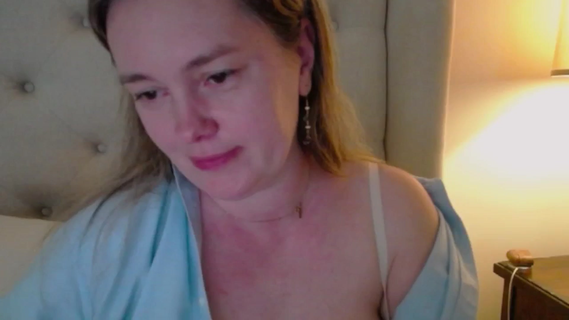 Gallery image thumbnail from J0llye's myfreecams stream on, 05/08/2025, 19:53 image 12 of 20