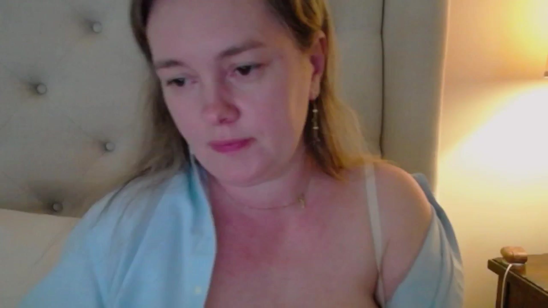 Gallery image thumbnail from J0llye's myfreecams stream on, 05/08/2025, 19:53 image 17 of 20