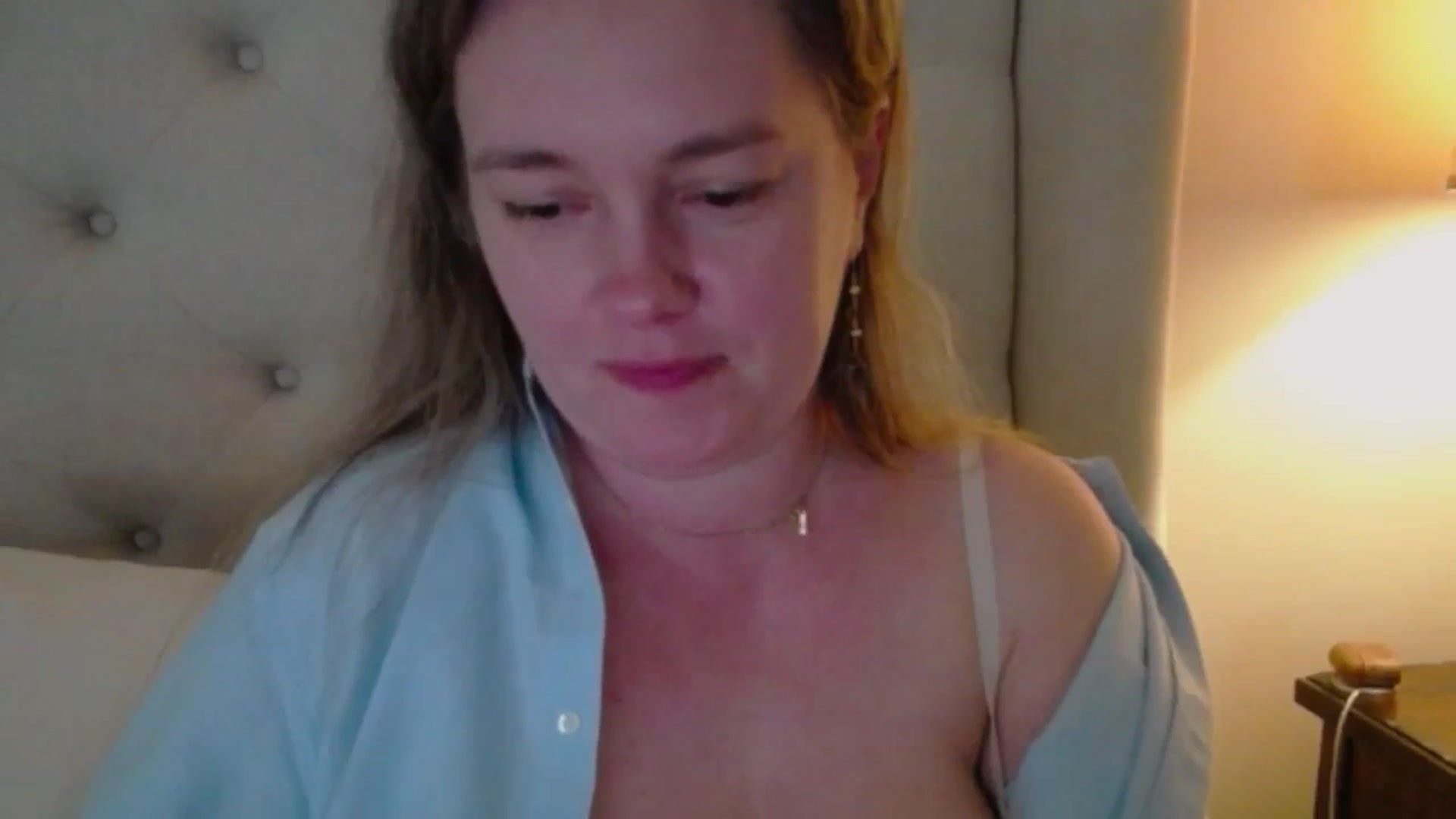 Gallery image thumbnail from J0llye's myfreecams stream on, 05/08/2025, 19:53 image 19 of 20