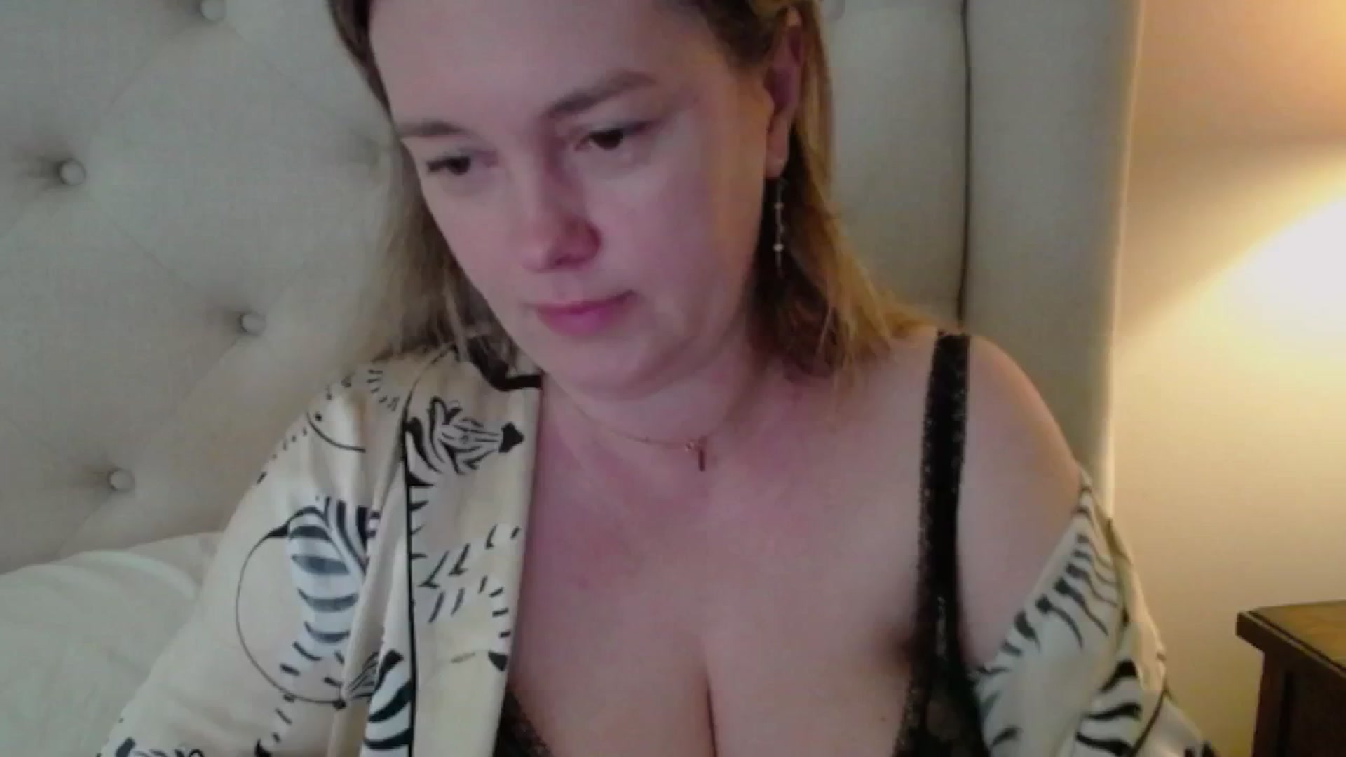 Gallery image thumbnail from J0llye's myfreecams stream on, 05/09/2025, 16:20 image 9 of 20