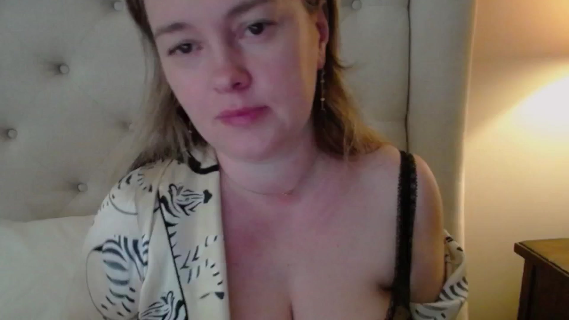 Gallery image thumbnail from J0llye's myfreecams stream on, 05/09/2025, 16:20 image 3 of 20