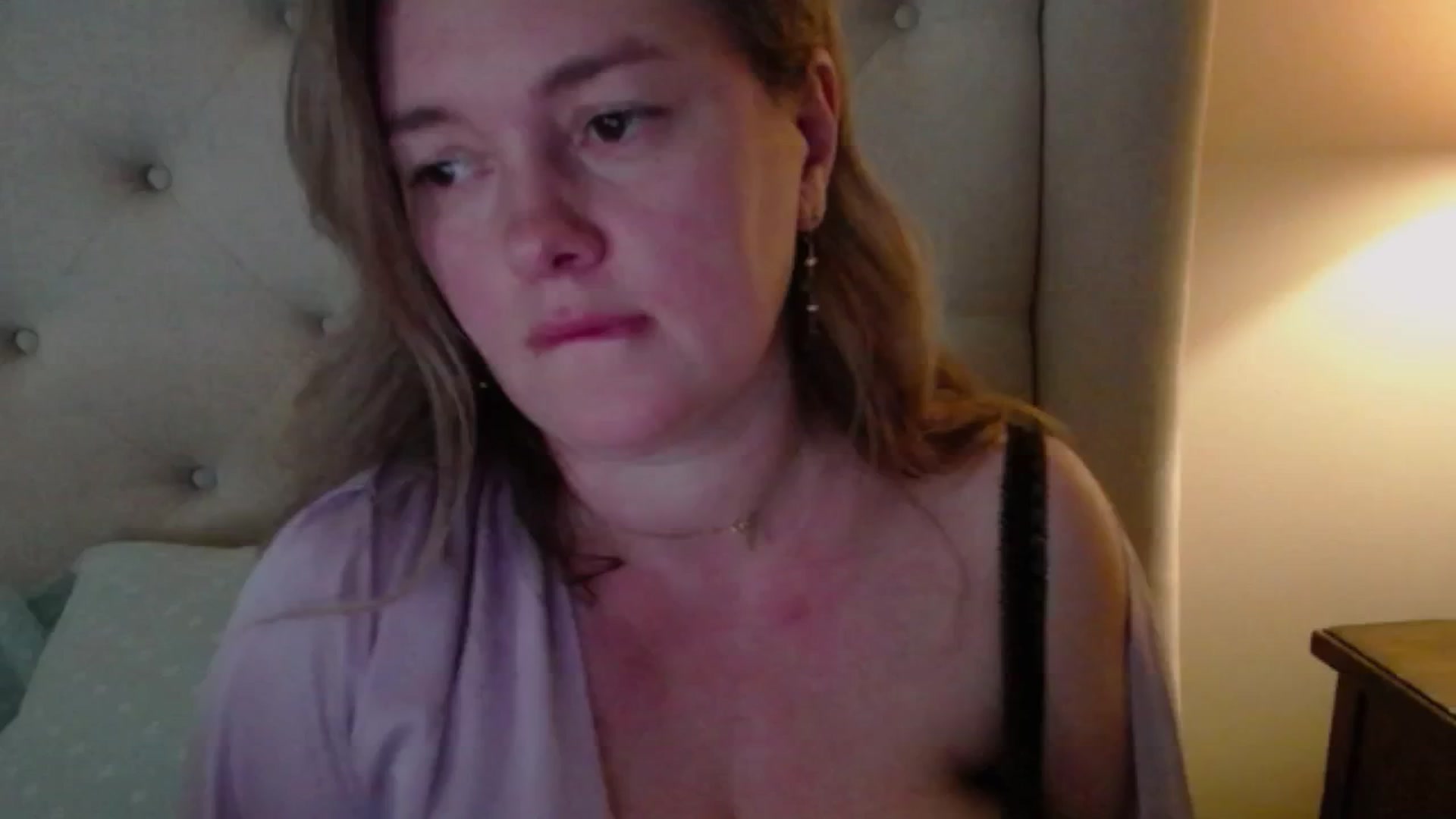 Gallery image thumbnail from J0llye's myfreecams stream on, 05/10/2025, 20:35 image 18 of 20