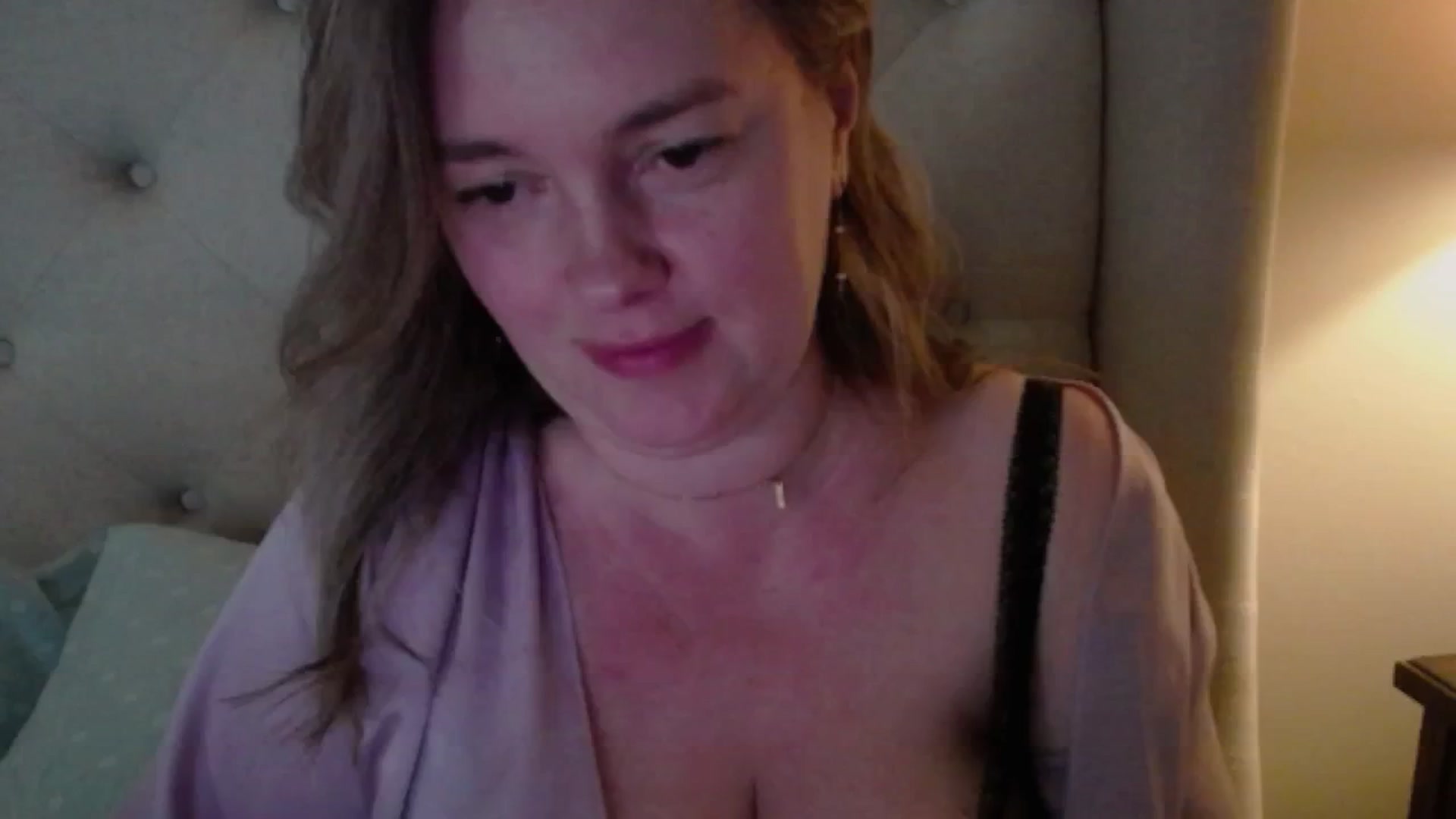 Gallery image thumbnail from J0llye's myfreecams stream on, 05/10/2025, 20:35 image 10 of 20