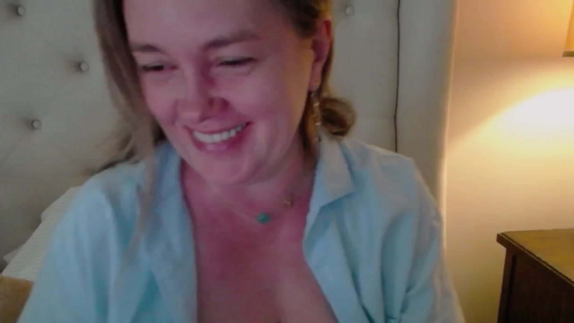 Gallery image thumbnail from J0llye's myfreecams stream on, 05/12/2025, 16:35 image 20 of 20