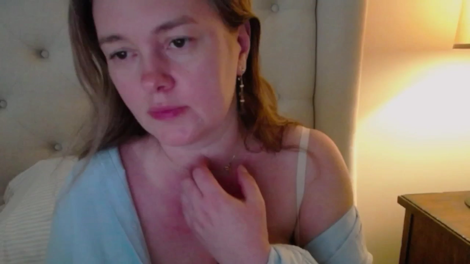 Gallery image thumbnail from J0llye's myfreecams stream on, 05/12/2025, 19:54 image 17 of 20