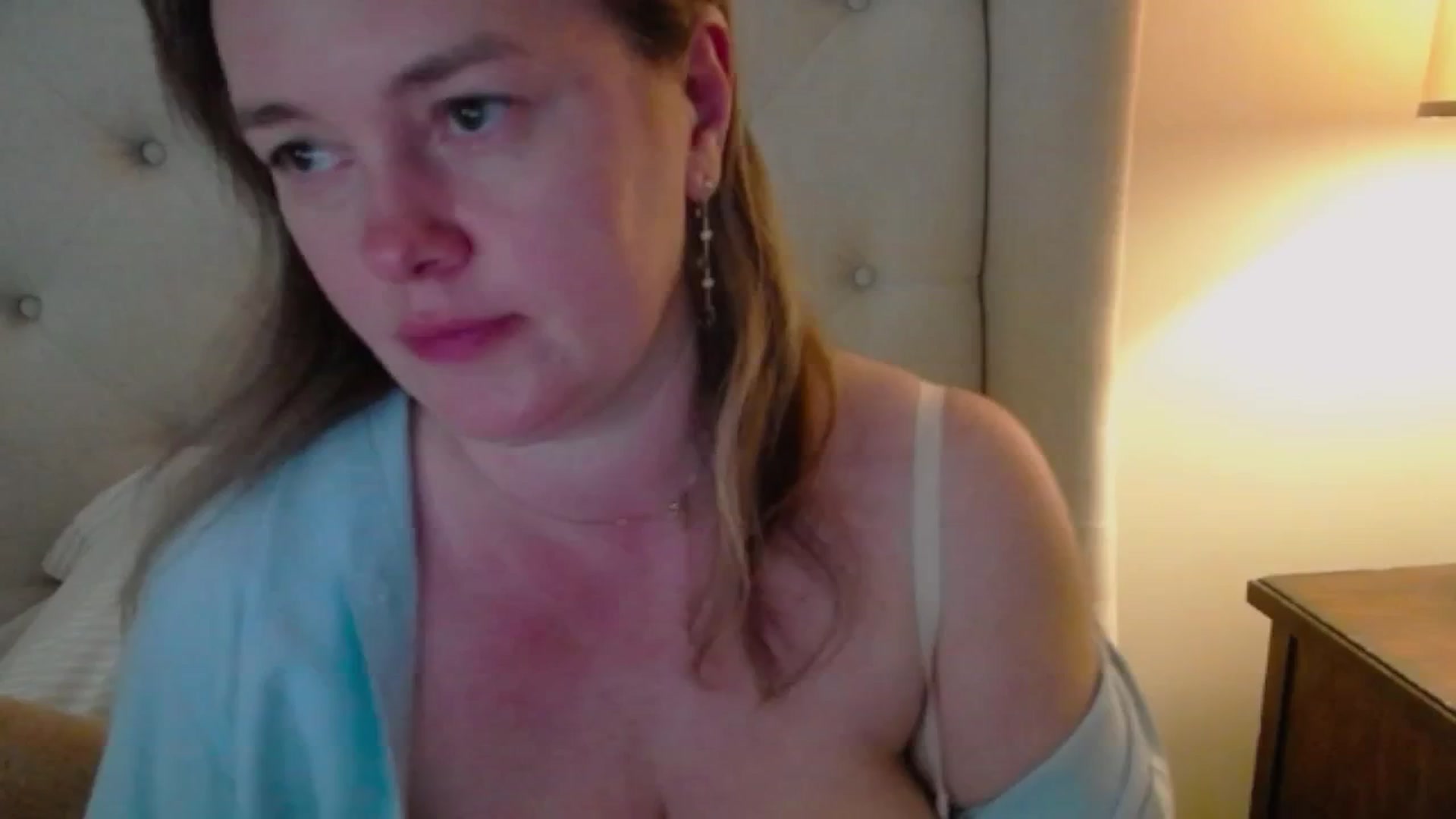 Gallery image thumbnail from J0llye's myfreecams stream on, 05/12/2025, 19:54 image 4 of 20