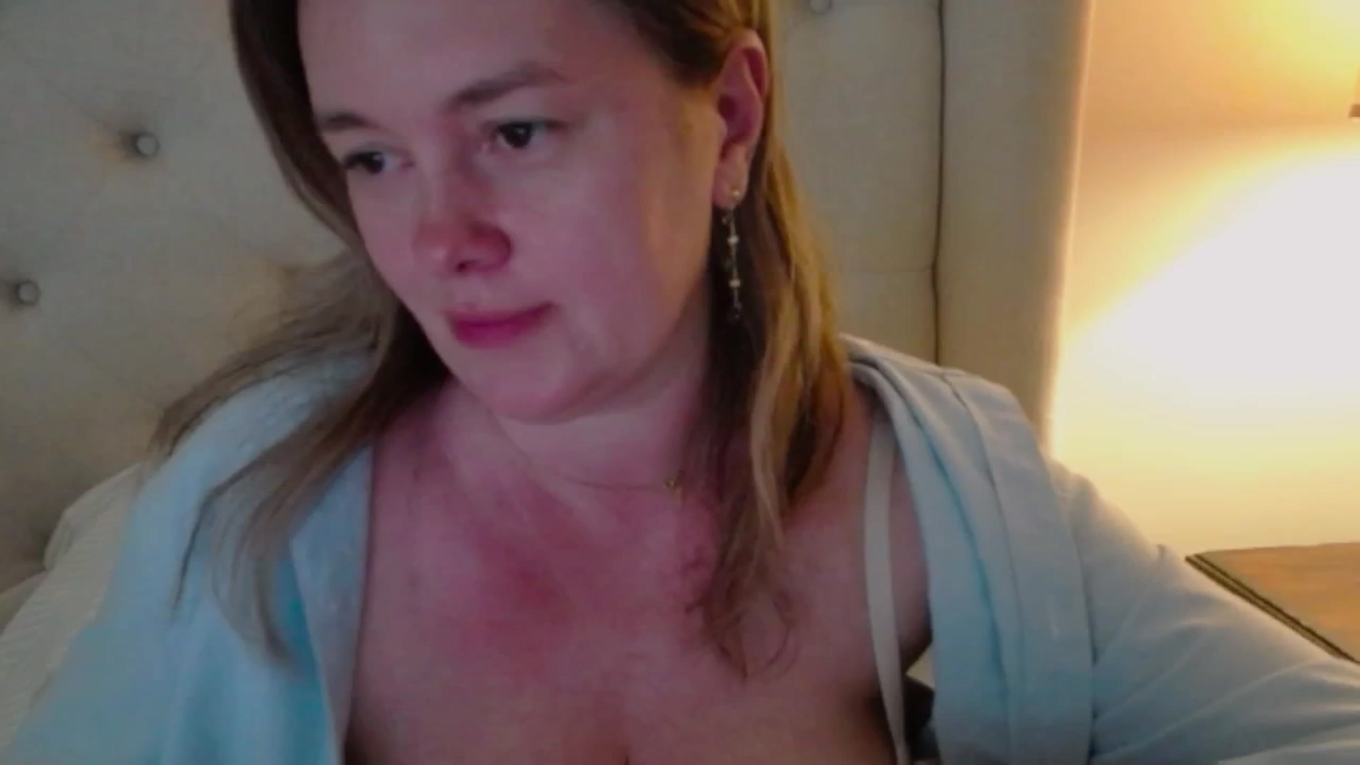 Gallery image thumbnail from J0llye's myfreecams stream on, 05/12/2025, 19:54 image 12 of 20