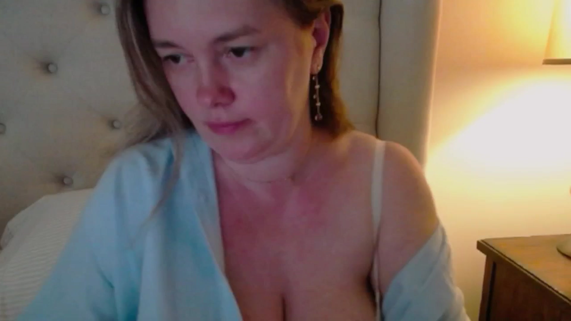 Gallery image thumbnail from J0llye's myfreecams stream on, 05/12/2025, 19:54 image 14 of 20