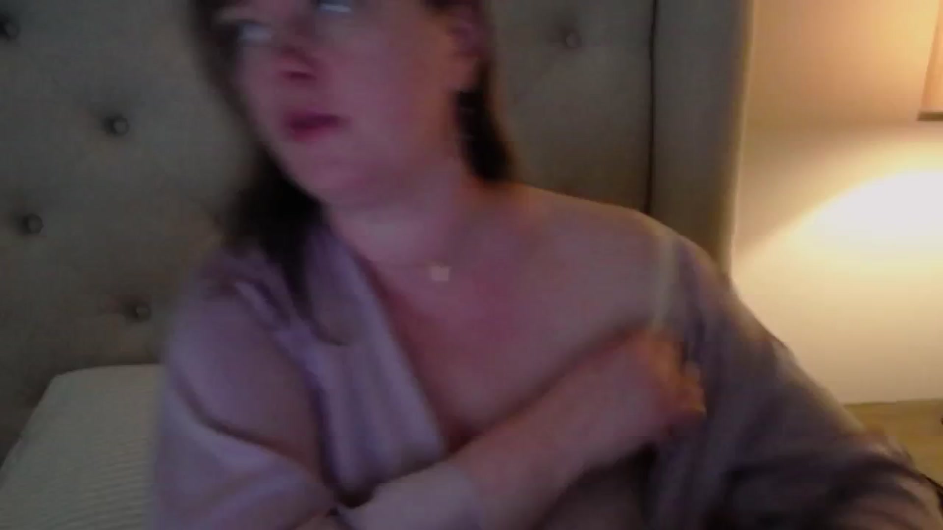Gallery image thumbnail from J0llye's myfreecams stream on, 05/13/2025, 15:53 image 12 of 20