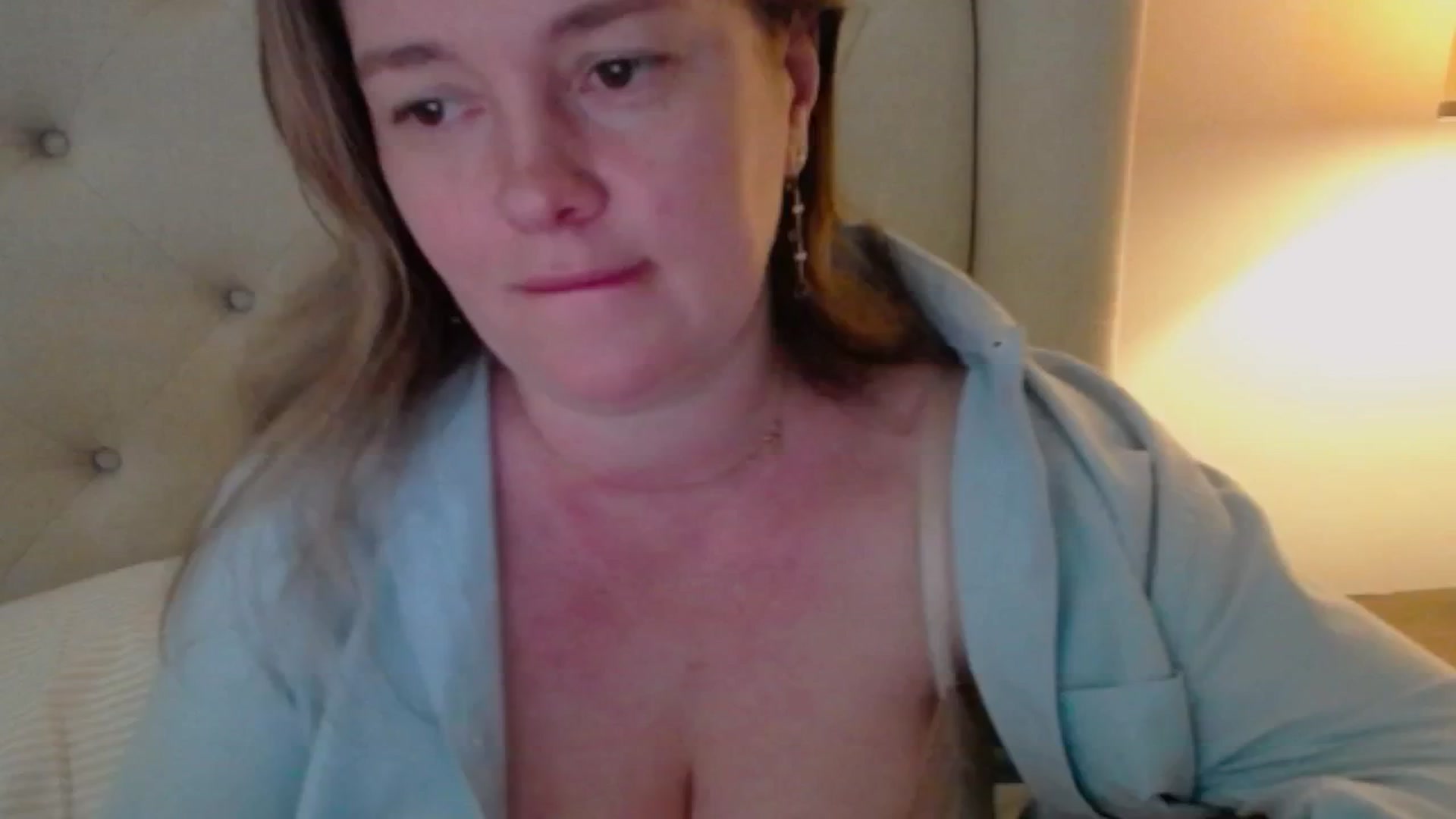Gallery image thumbnail from J0llye's myfreecams stream on, 05/14/2025, 16:25 image 17 of 20
