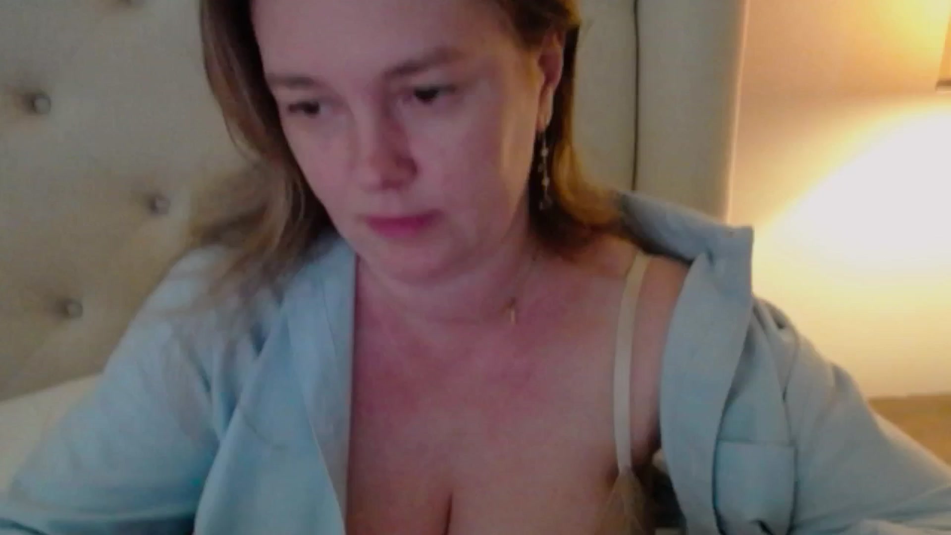 Gallery image thumbnail from J0llye's myfreecams stream on, 05/14/2025, 16:25 image 15 of 20