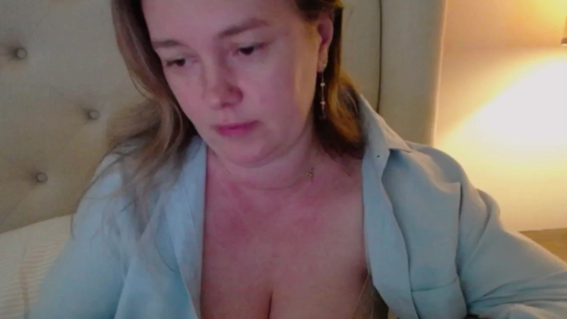 Gallery image thumbnail from J0llye's myfreecams stream on, 05/14/2025, 16:25 image 18 of 20
