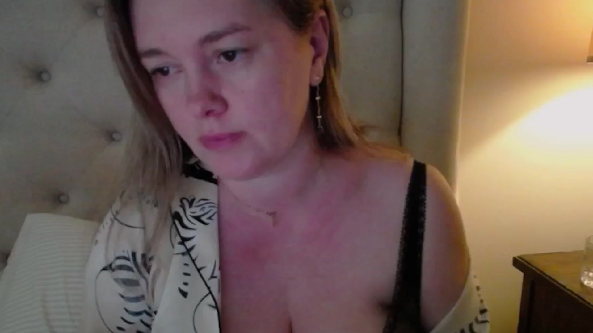 Gallery image thumbnail from J0llye's myfreecams stream on, 05/15/2025, 16:30 image 7 of 20
