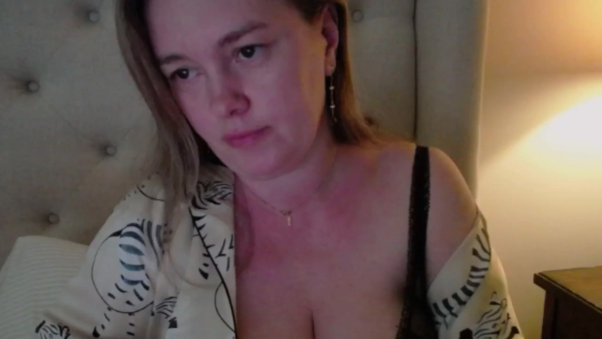 Gallery image thumbnail from J0llye's myfreecams stream on, 05/15/2025, 16:30 image 14 of 20