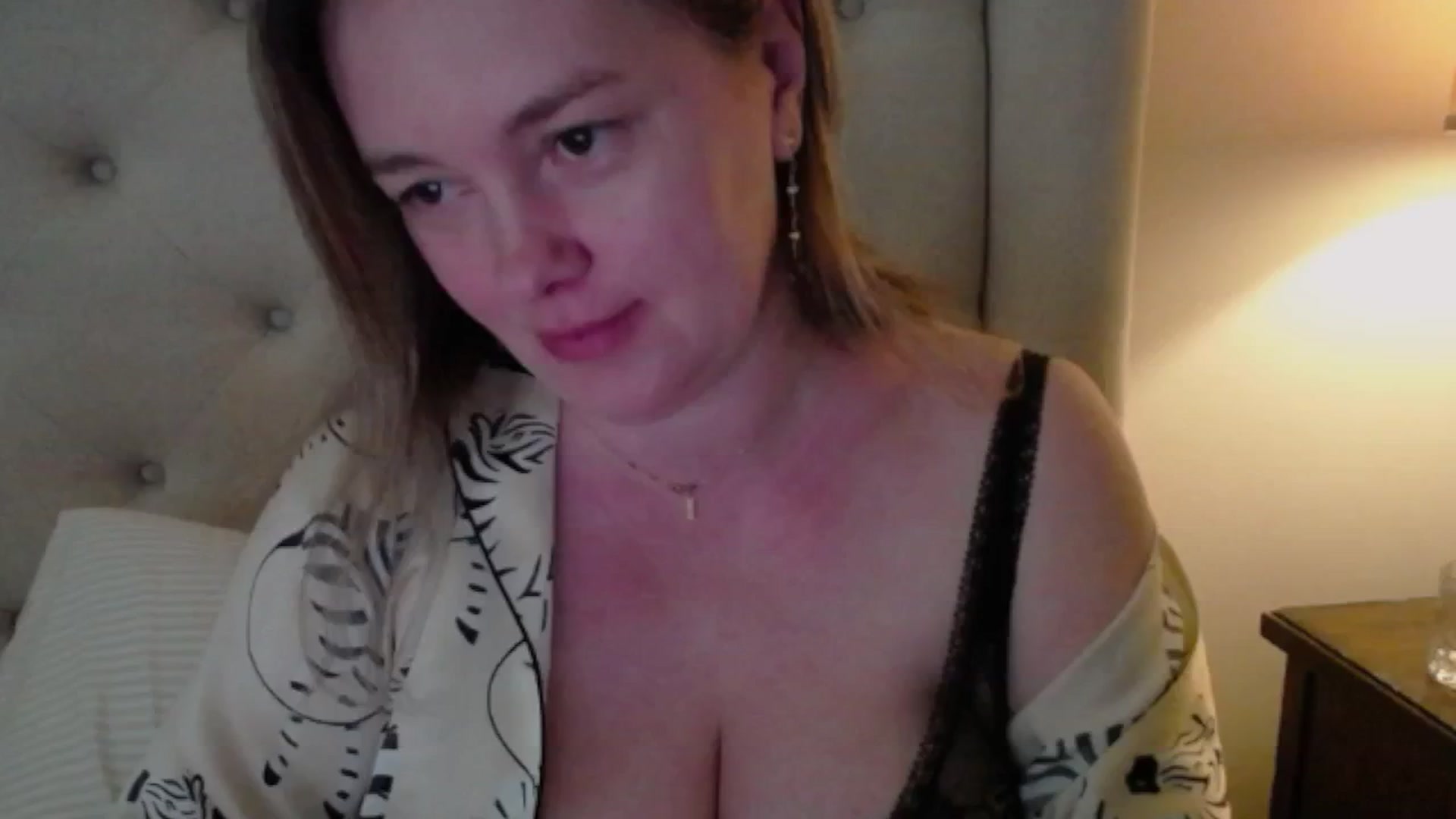 Gallery image thumbnail from J0llye's myfreecams stream on, 05/15/2025, 16:30 image 8 of 20