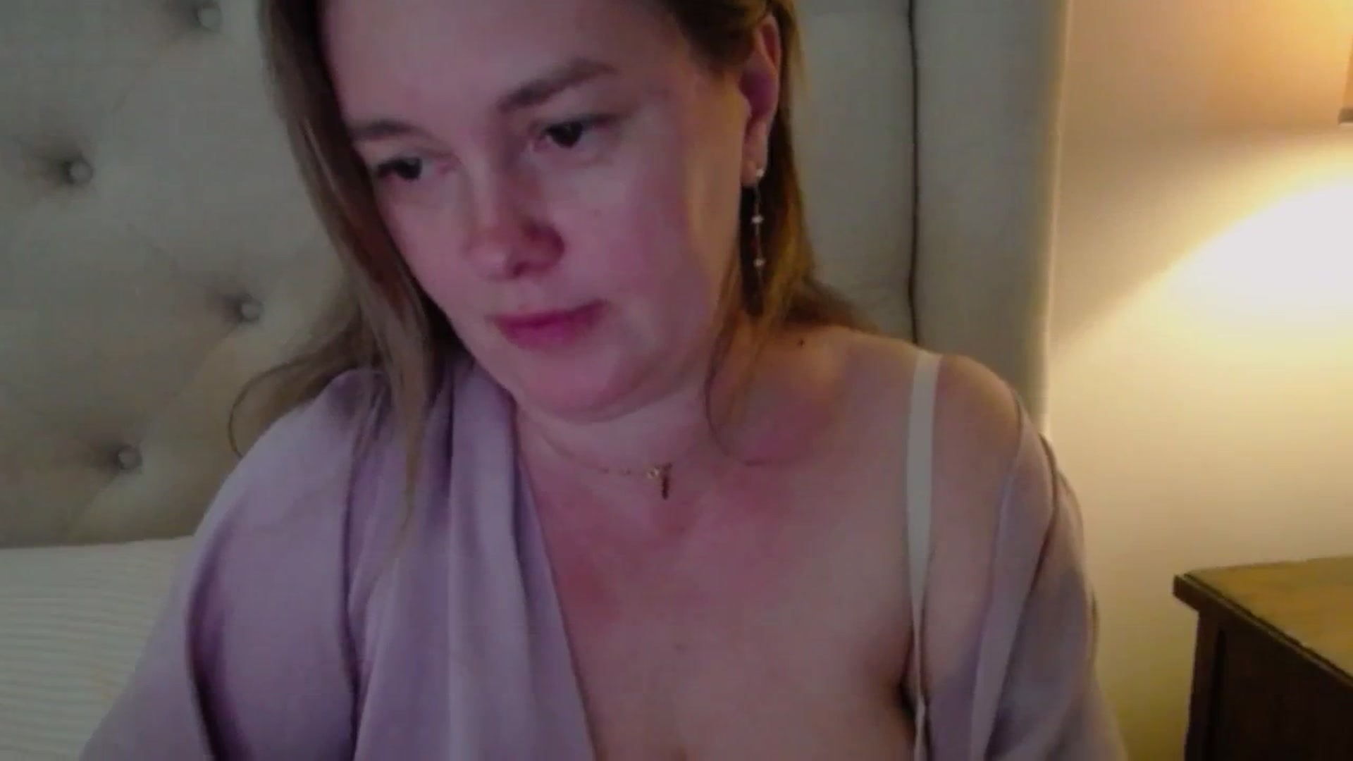 Gallery image thumbnail from J0llye's myfreecams stream on, 05/16/2025, 16:37 image 9 of 20