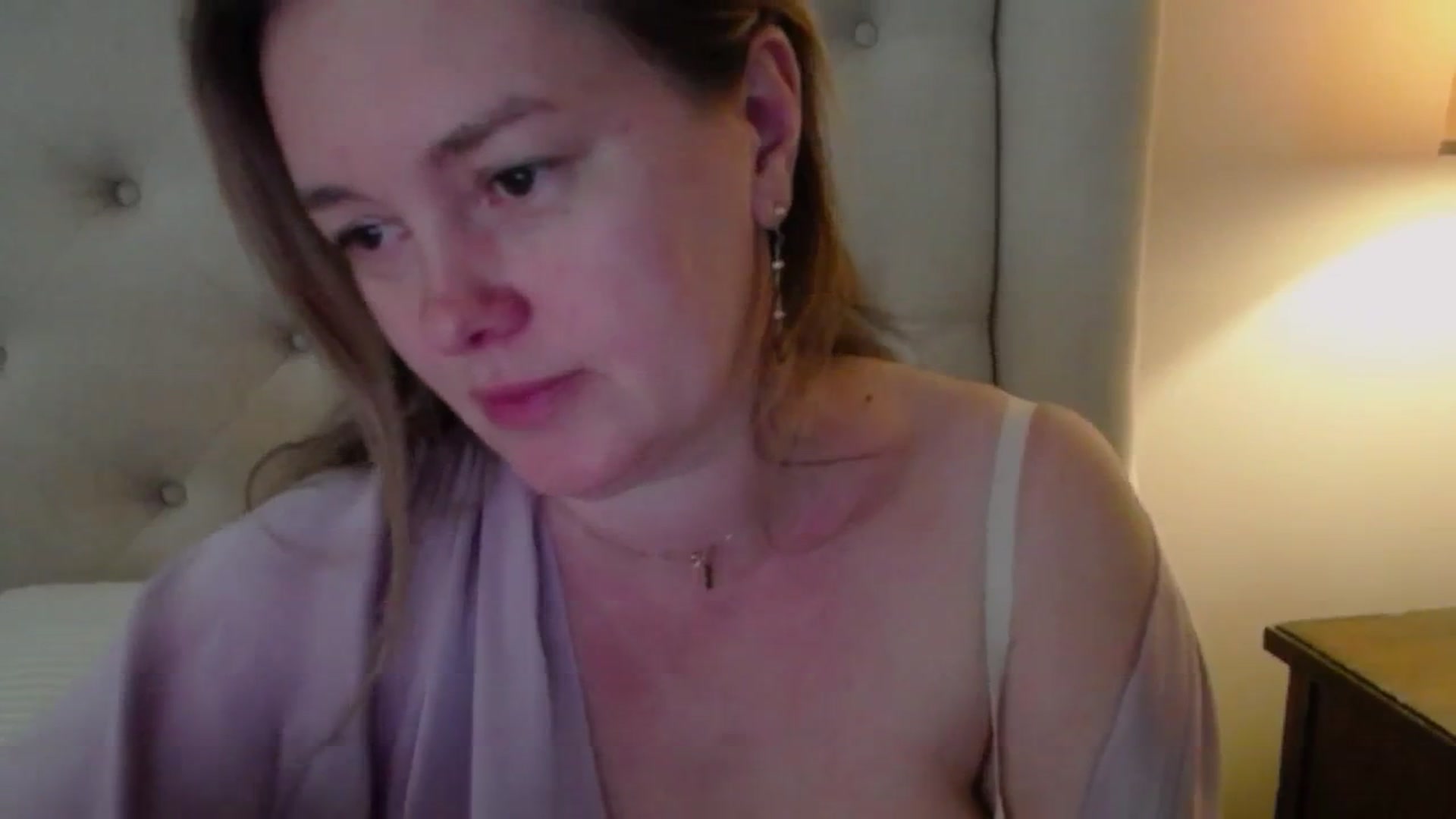 Gallery image thumbnail from J0llye's myfreecams stream on, 05/16/2025, 16:37 image 3 of 20