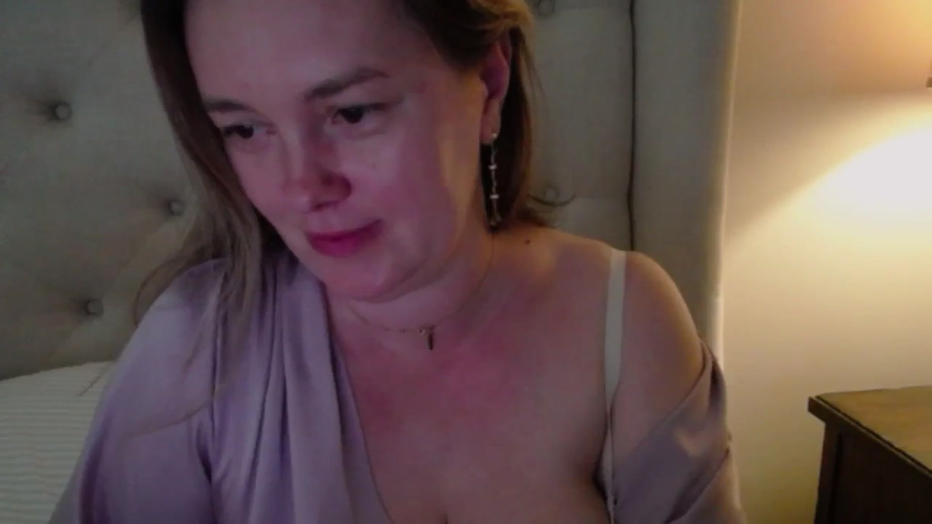 Gallery image thumbnail from J0llye's myfreecams stream on, 05/16/2025, 16:37 image 19 of 20