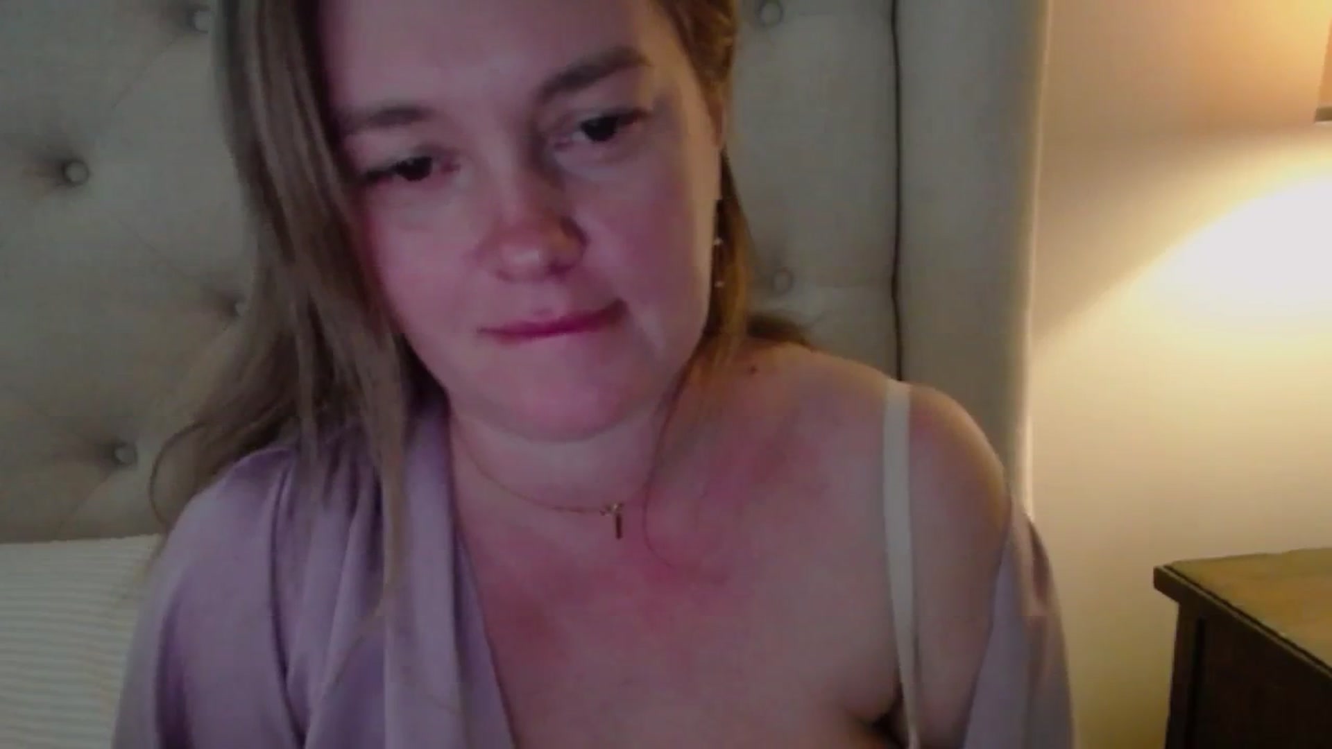 Gallery image thumbnail from J0llye's myfreecams stream on, 05/16/2025, 16:37 image 11 of 20