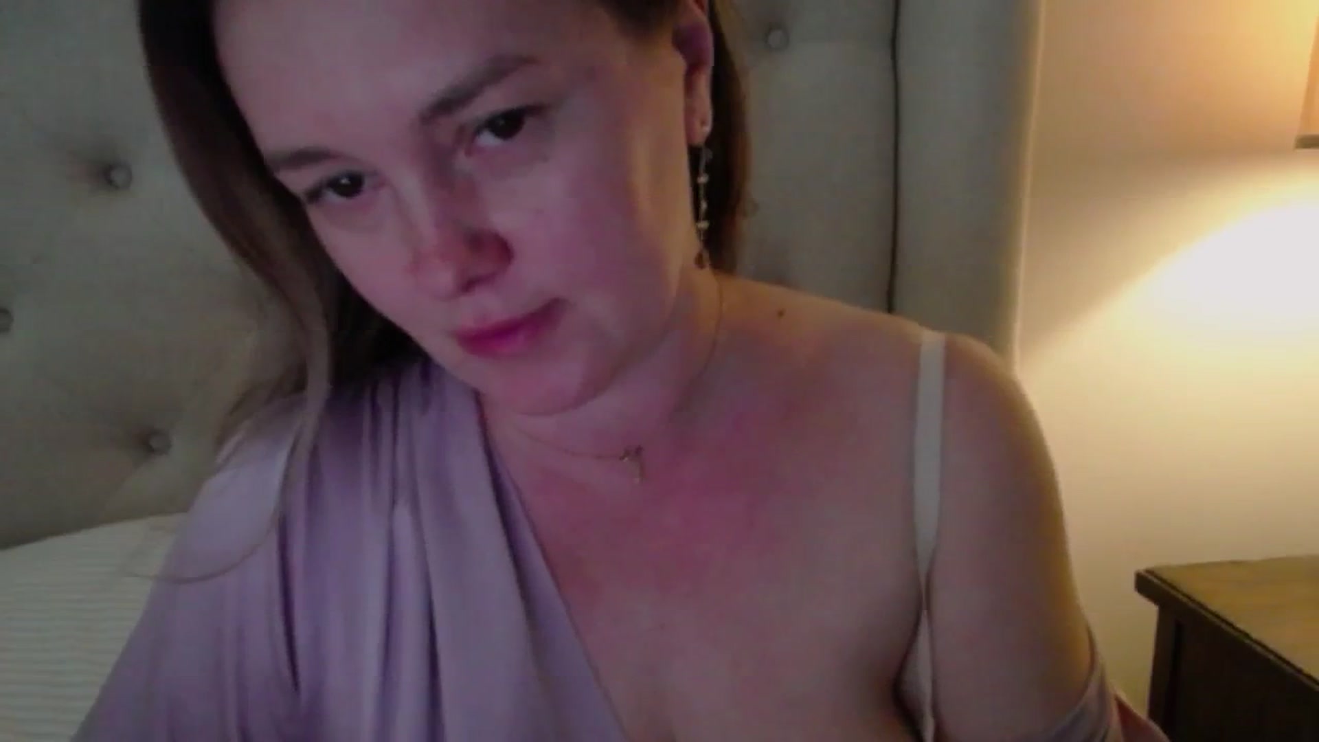 Gallery image thumbnail from J0llye's myfreecams stream on, 05/16/2025, 16:37 image 17 of 20