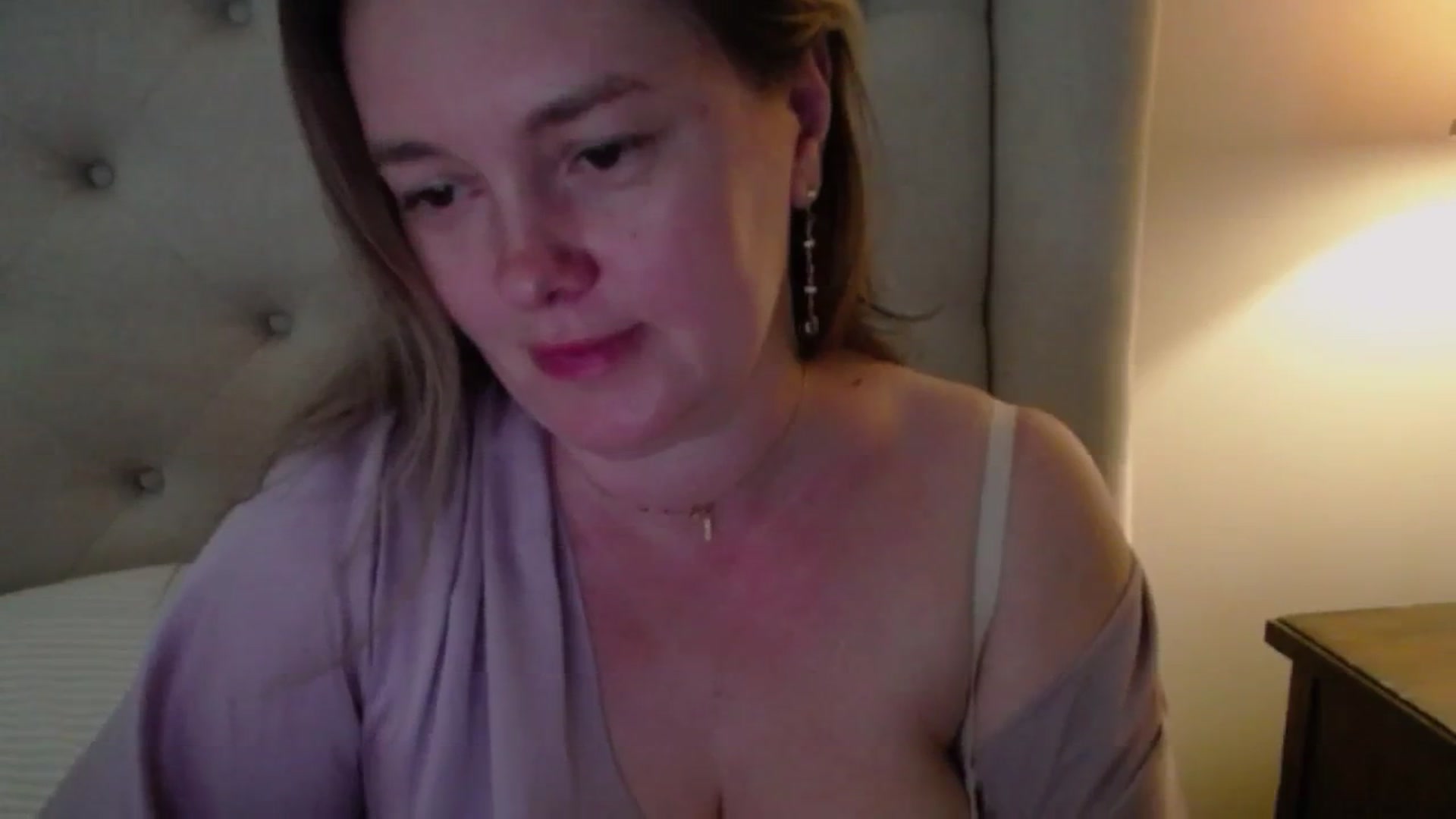 Gallery image thumbnail from J0llye's myfreecams stream on, 05/16/2025, 16:37 image 20 of 20