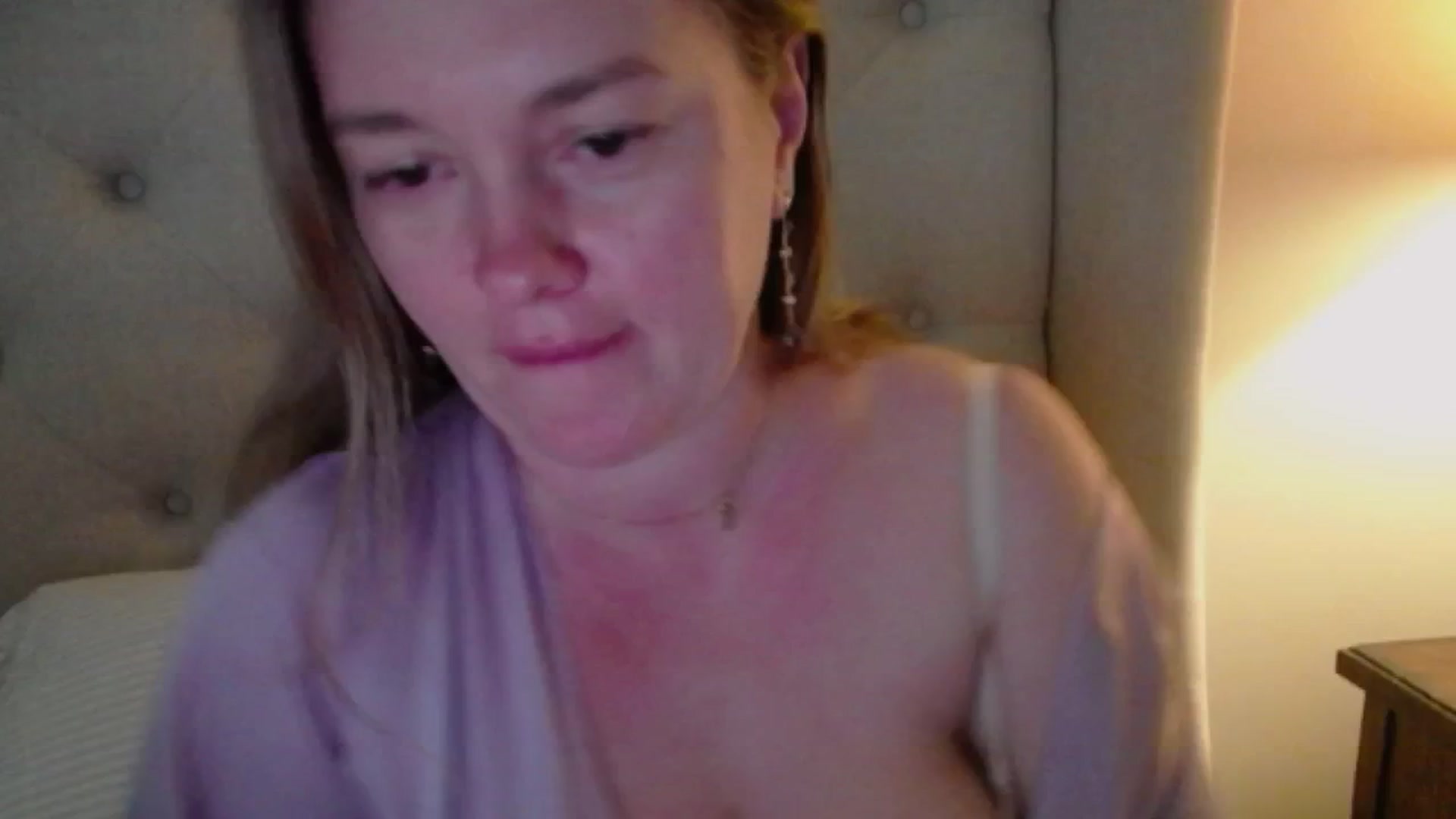 Gallery image thumbnail from J0llye's myfreecams stream on, 05/16/2025, 19:15 image 11 of 20