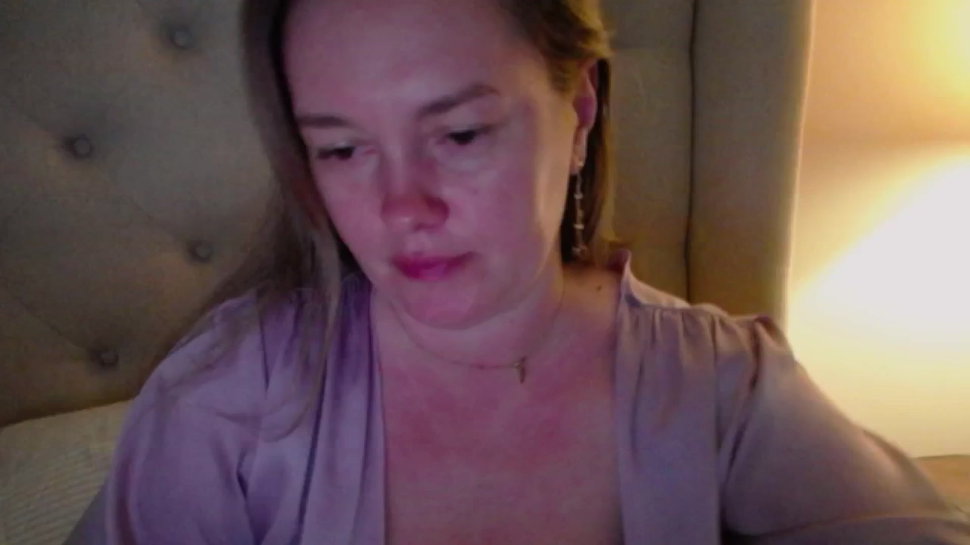 Gallery image thumbnail from J0llye's myfreecams stream on, 05/16/2025, 19:15 image 16 of 20