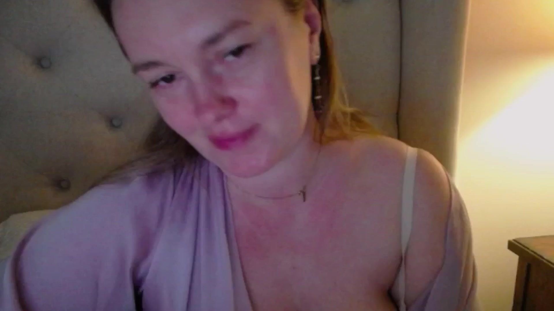 Gallery image thumbnail from J0llye's myfreecams stream on, 05/16/2025, 19:15 image 13 of 20